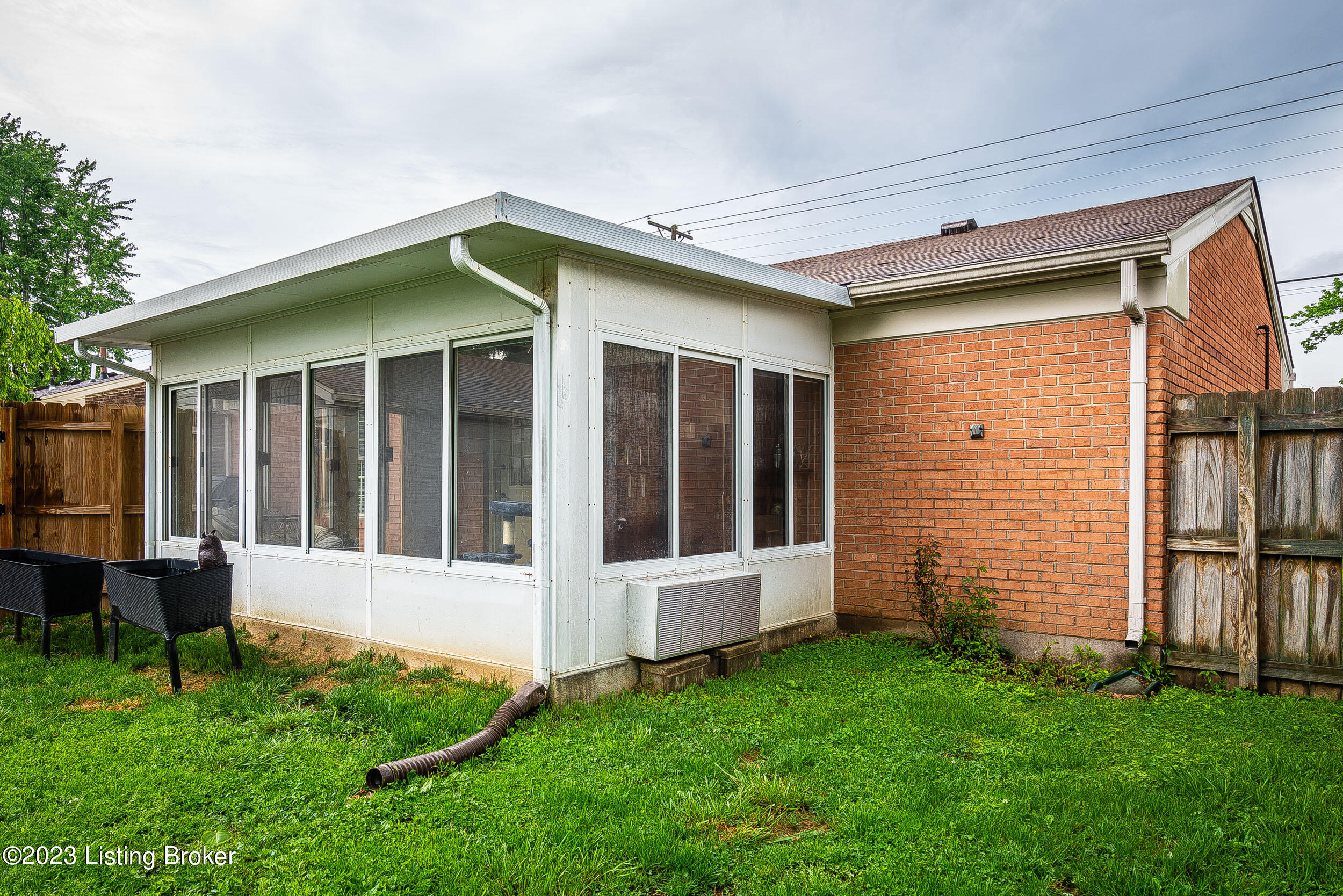 1035 Summitt Dr