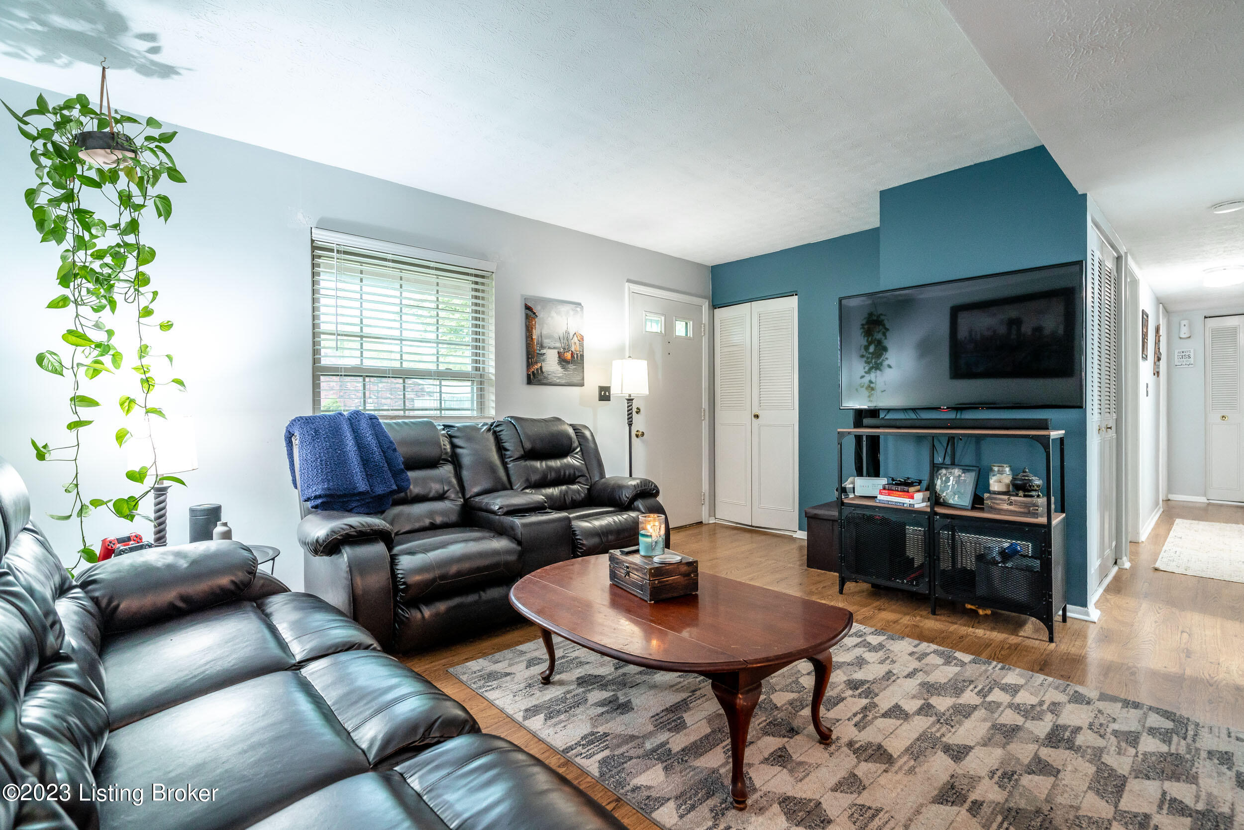 1035 Summitt Dr