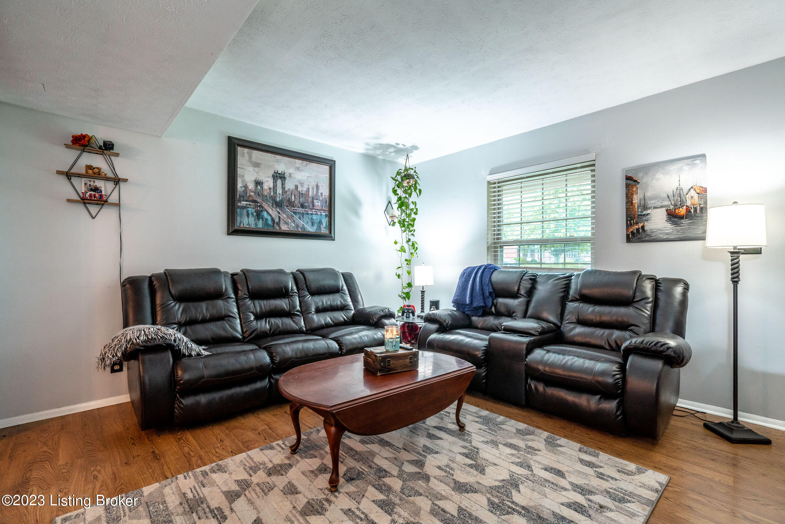 1035 Summitt Dr