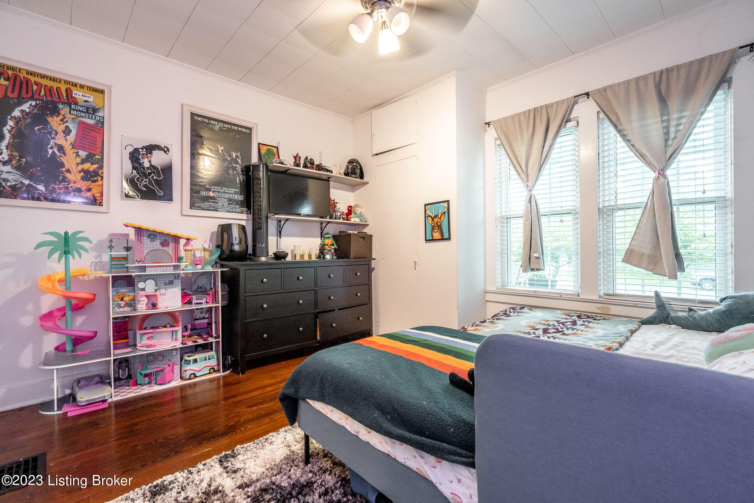 708 W Woodlawn Ave