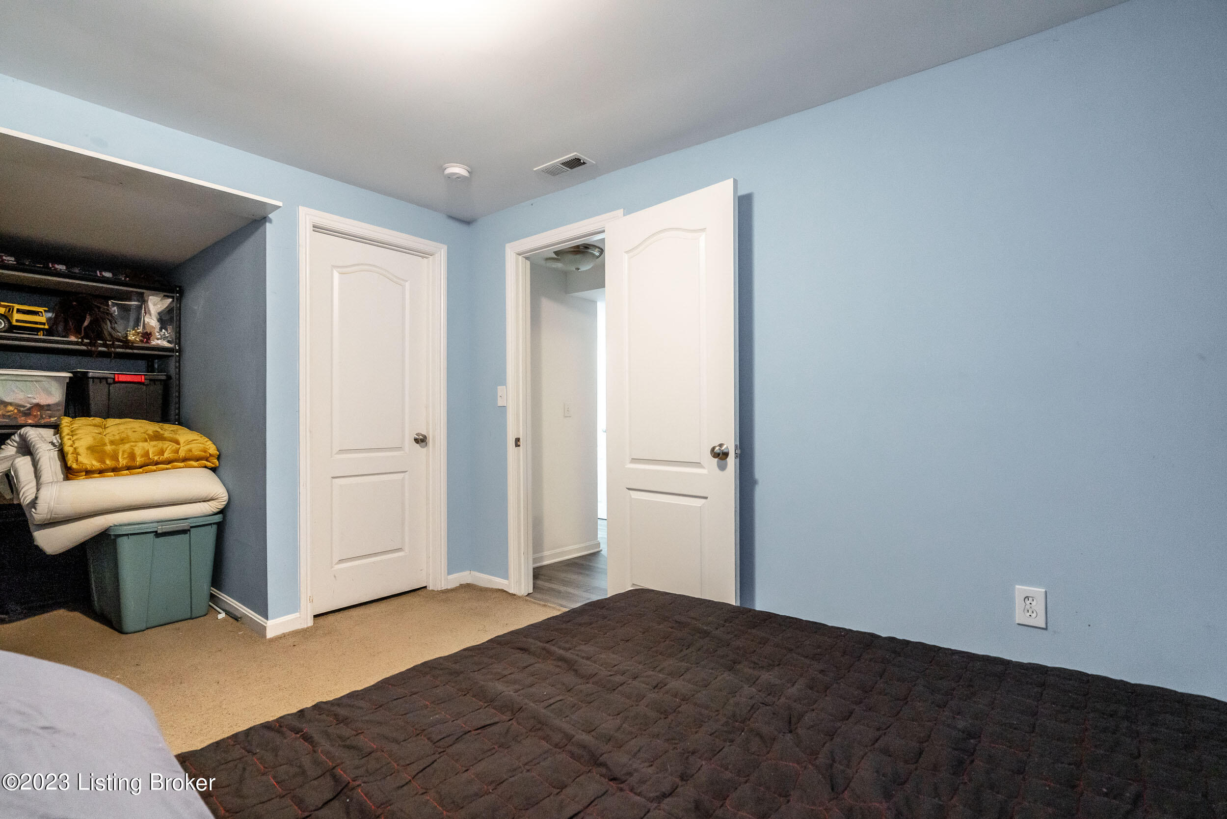 708 W Woodlawn Ave