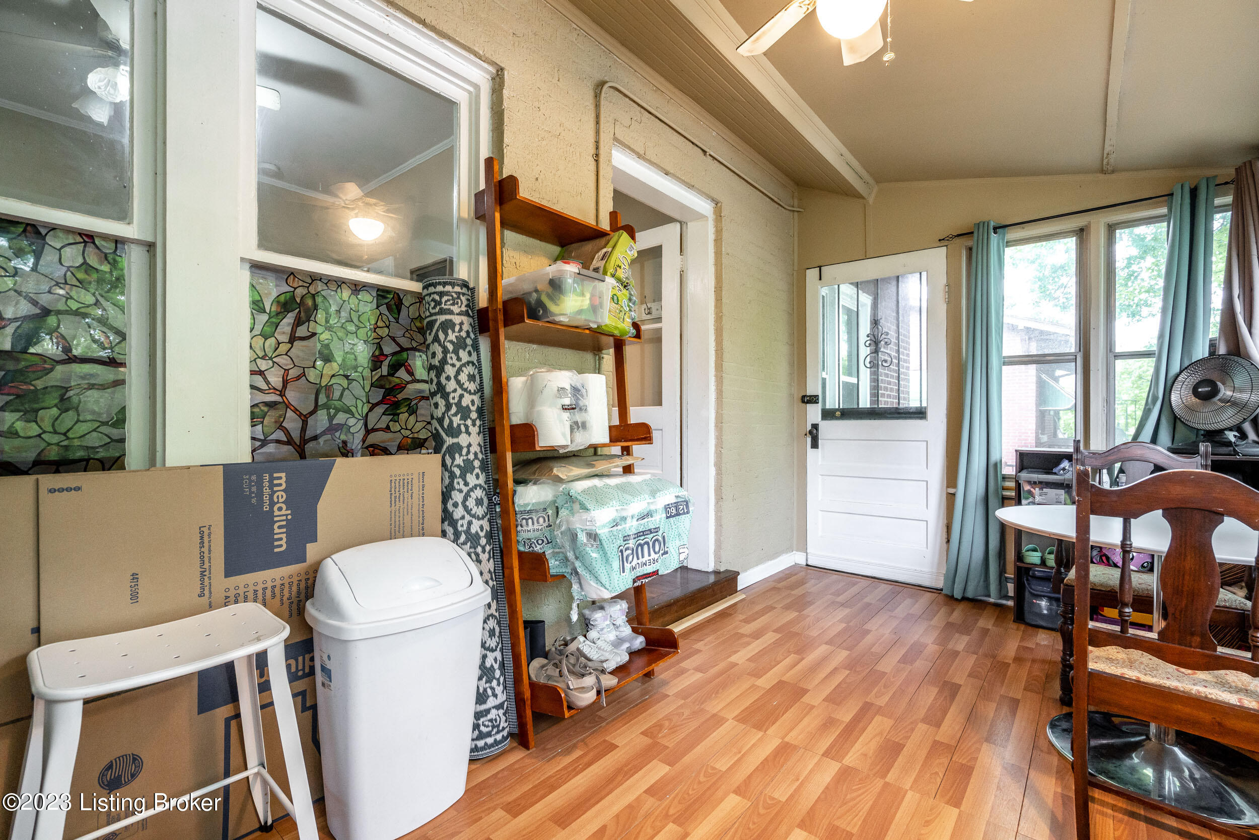 708 W Woodlawn Ave