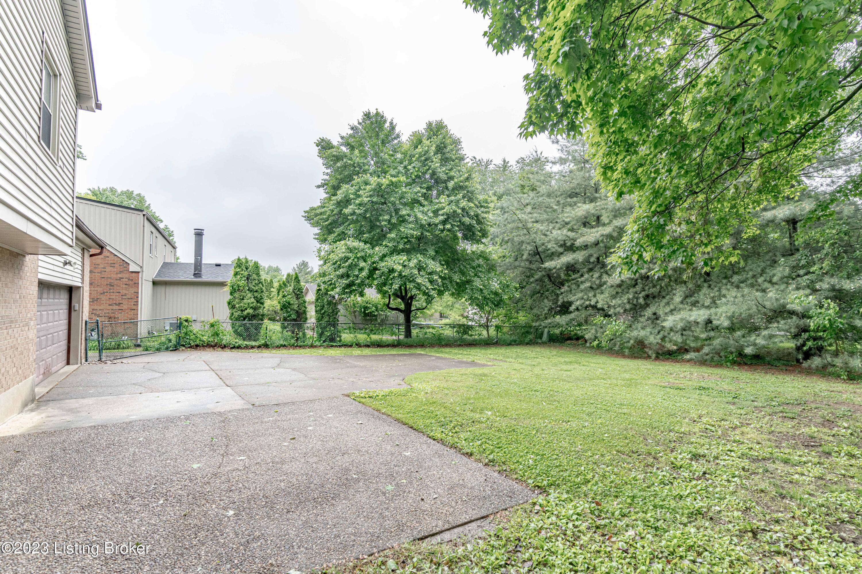 1228 Holsworth Ln