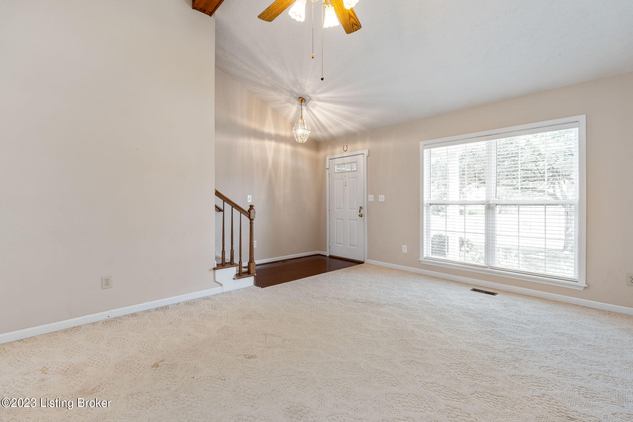 4827 Oak Pointe Dr