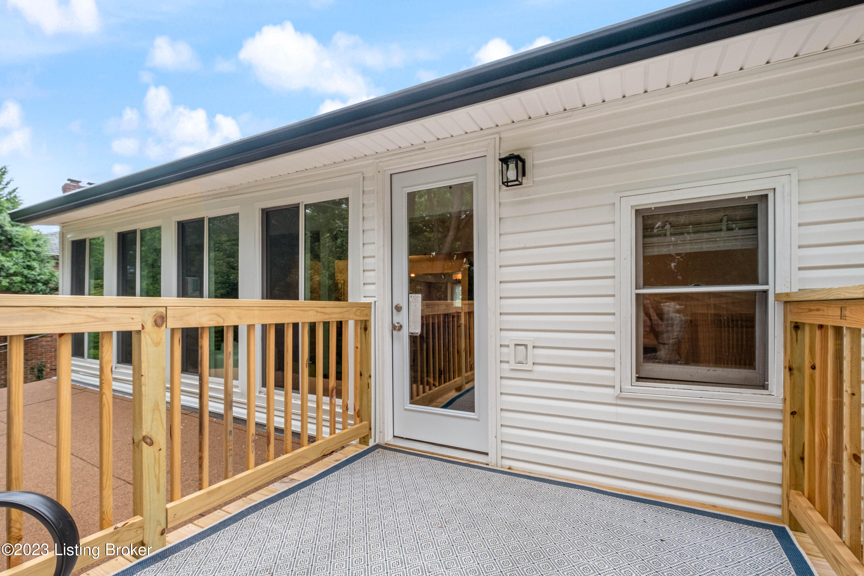1123 Ridge Line Dr