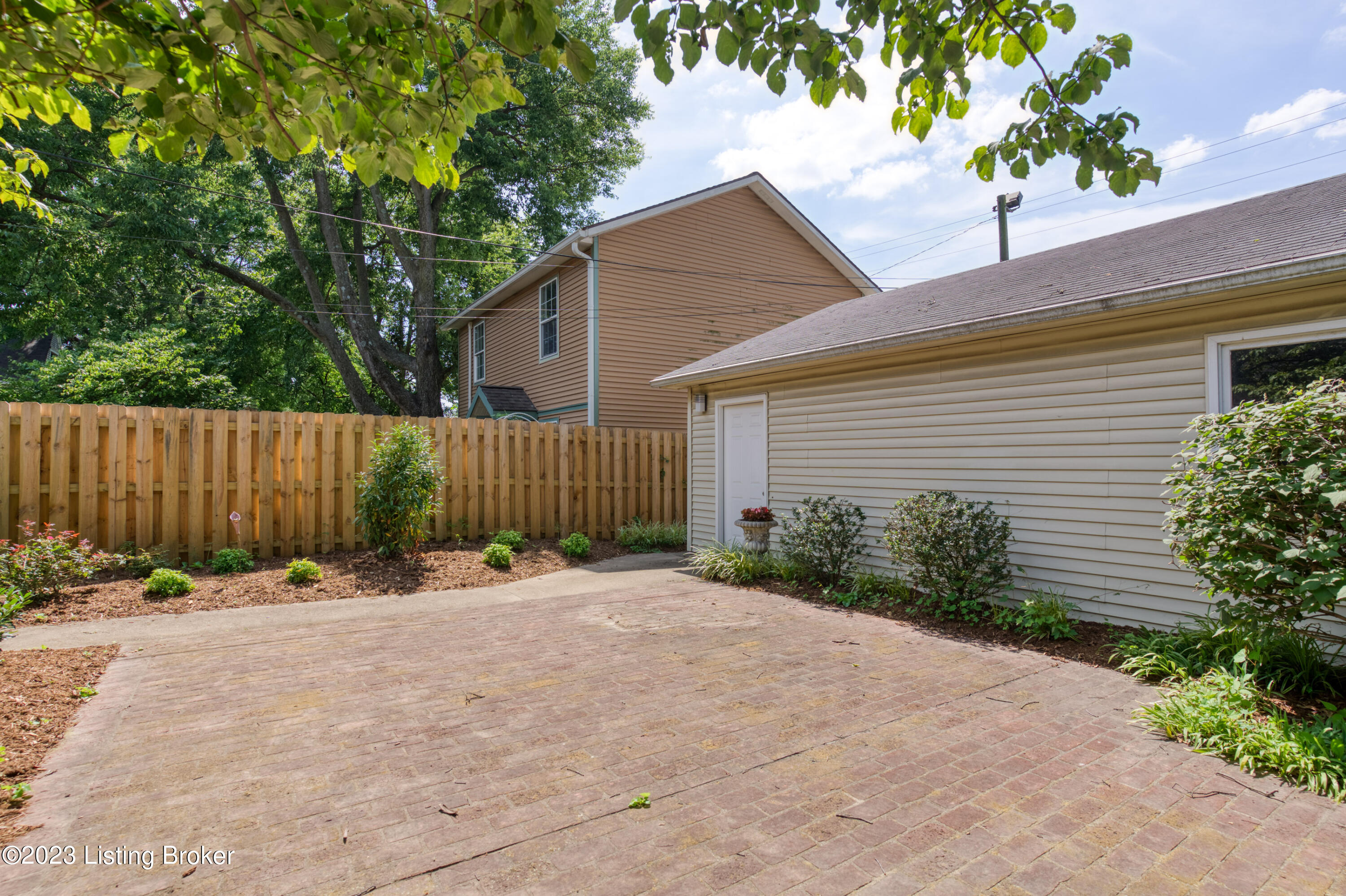 1725 Rosewood Ave