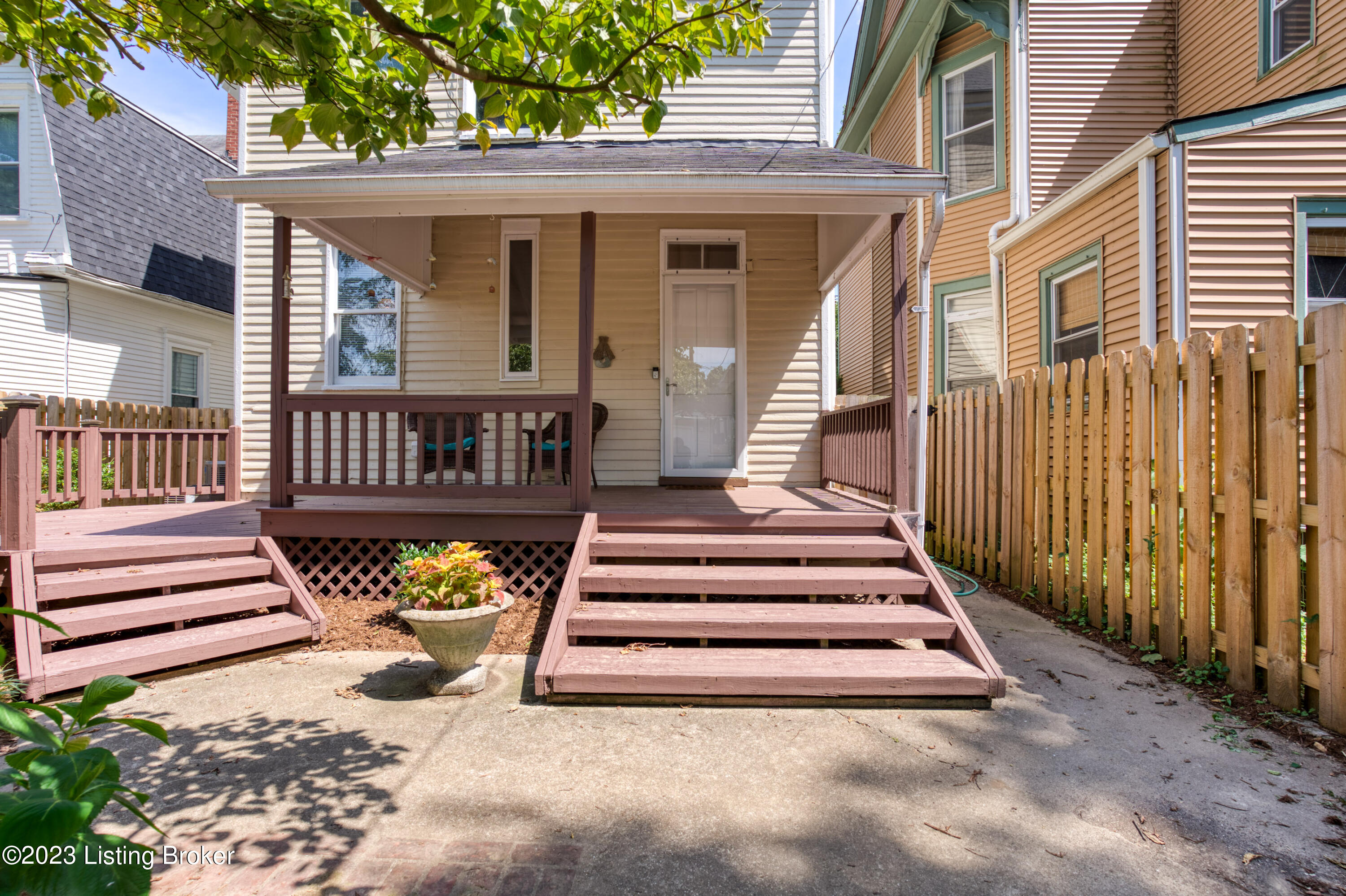 1725 Rosewood Ave