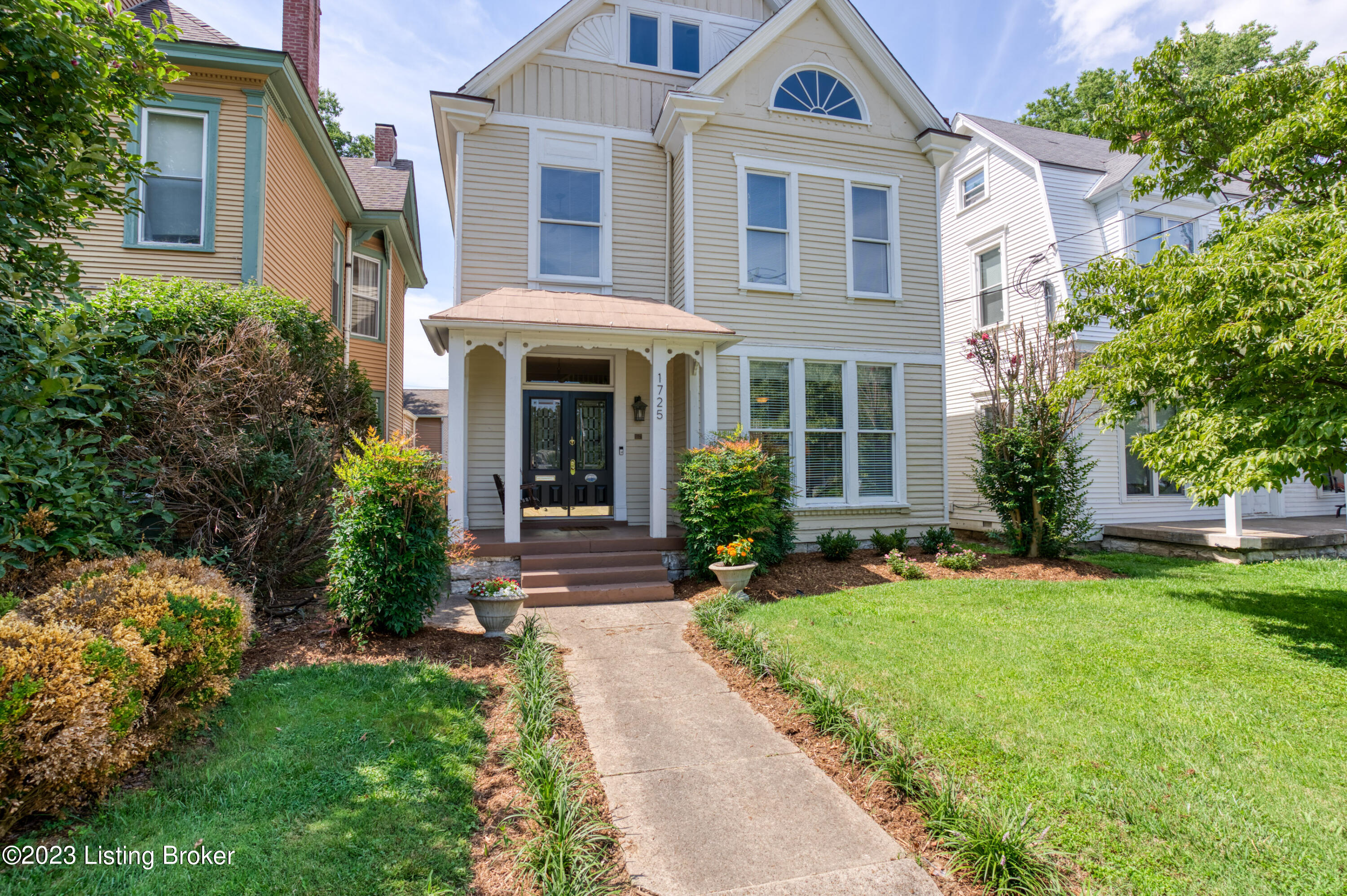 1725 Rosewood Ave