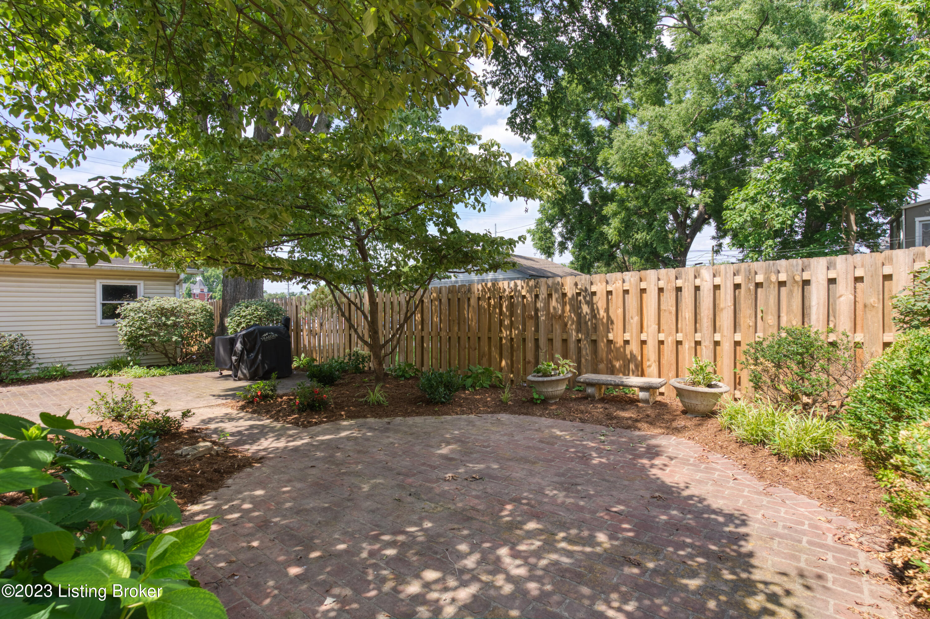 1725 Rosewood Ave