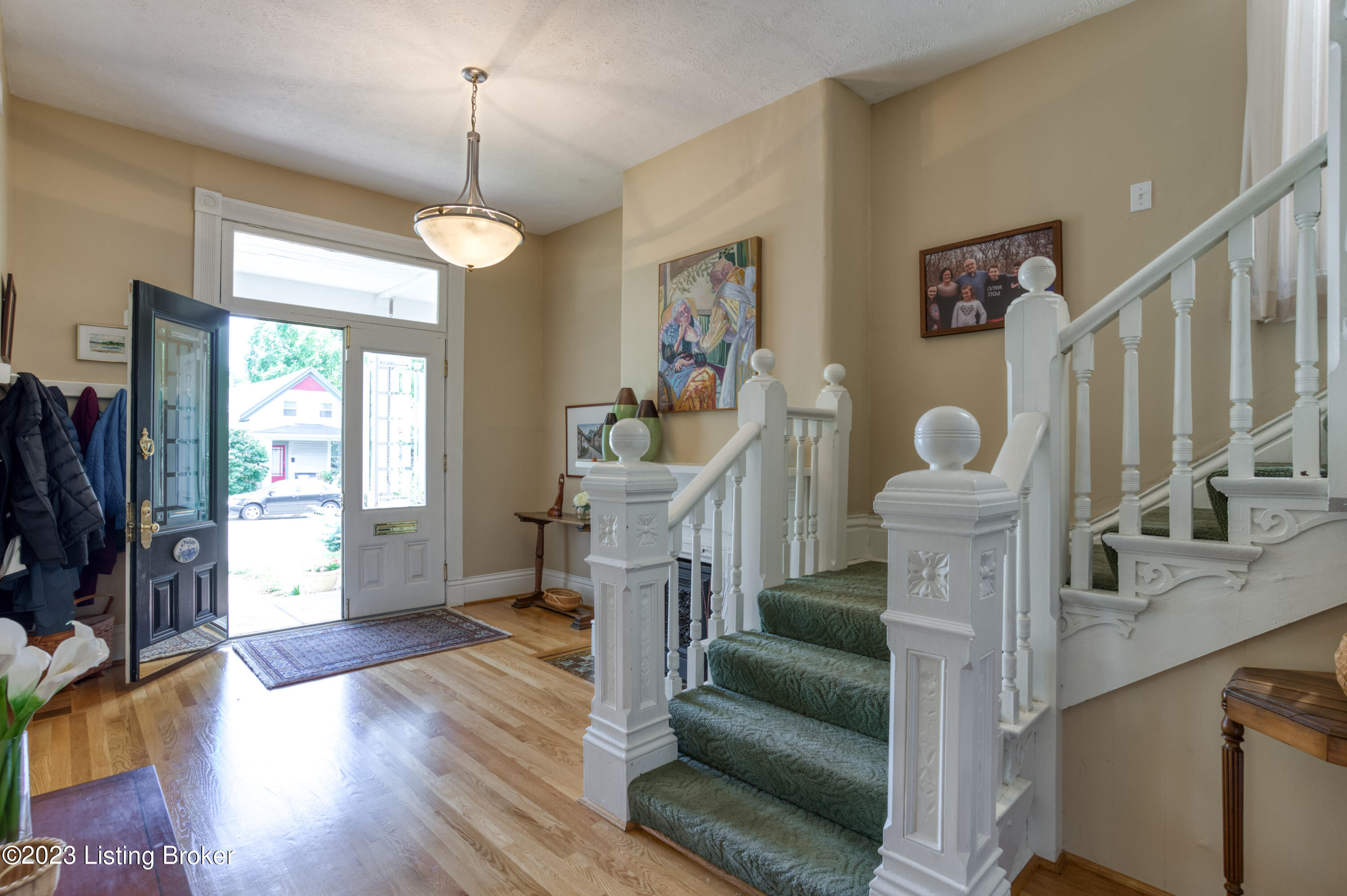 1725 Rosewood Ave