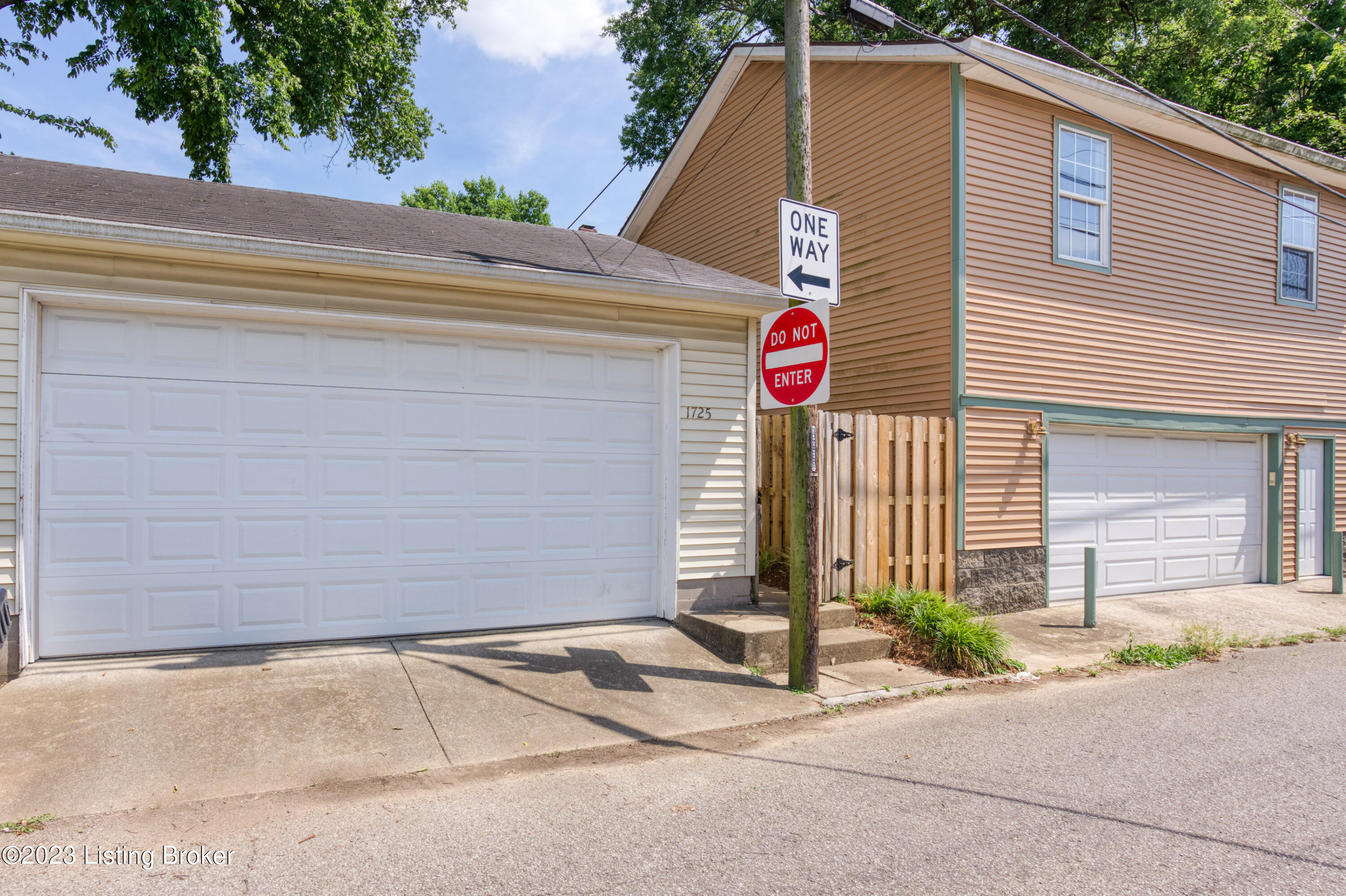 1725 Rosewood Ave
