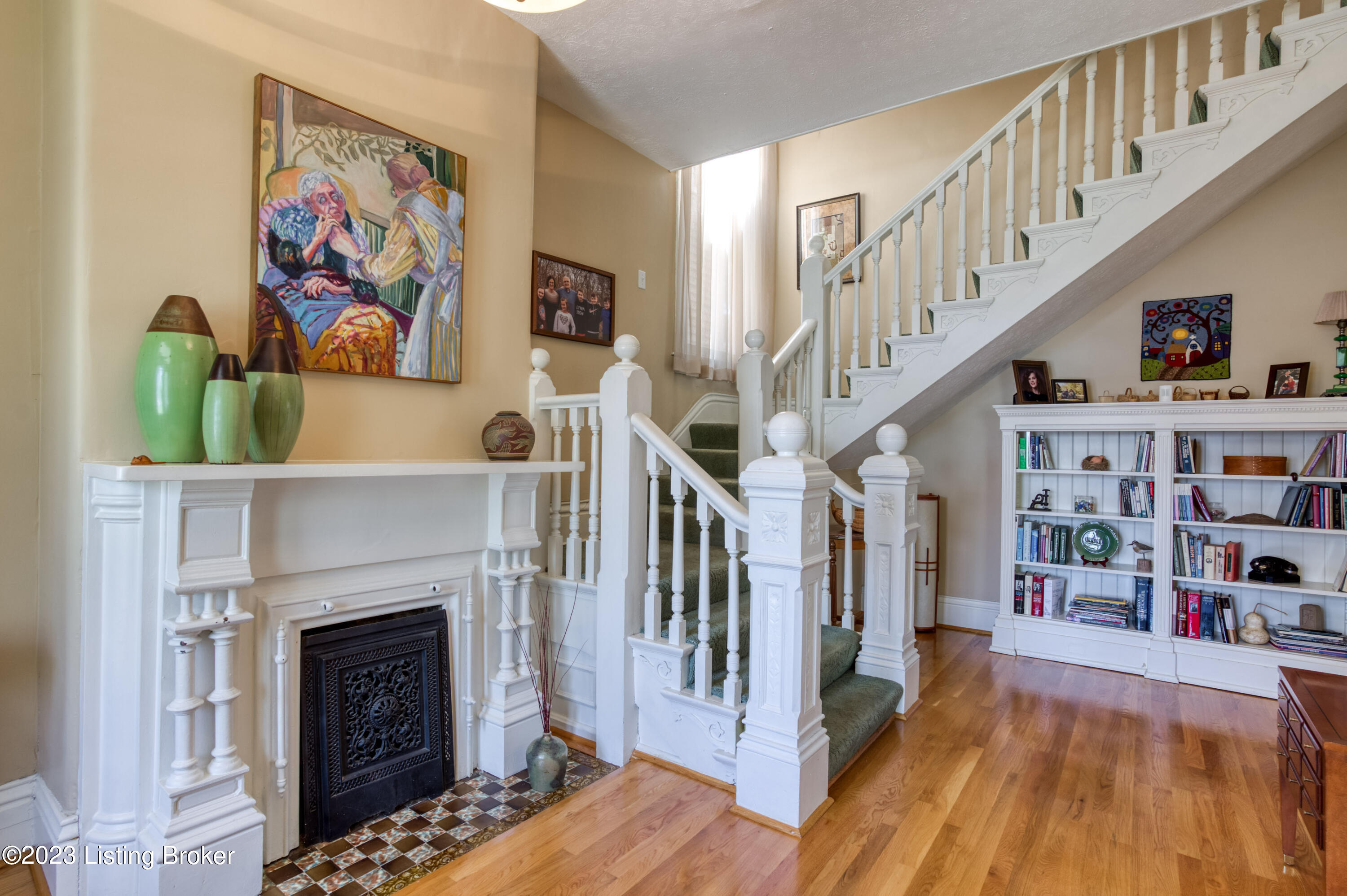 1725 Rosewood Ave