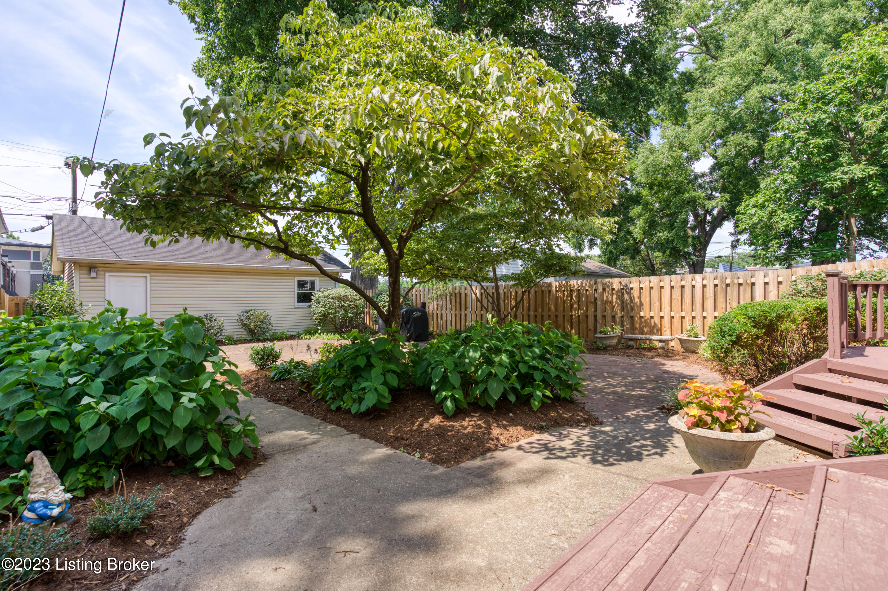 1725 Rosewood Ave