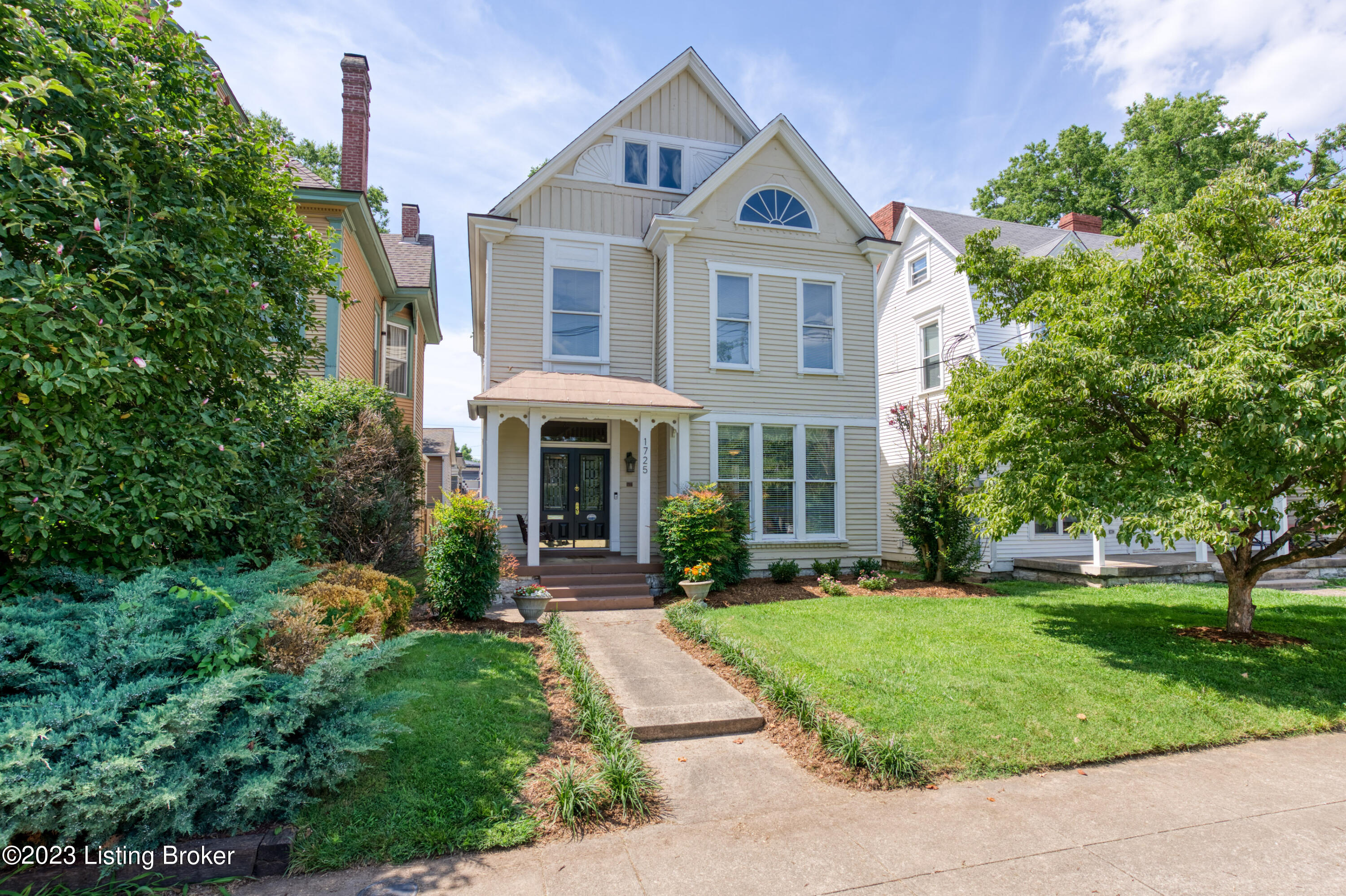 1725 Rosewood Ave