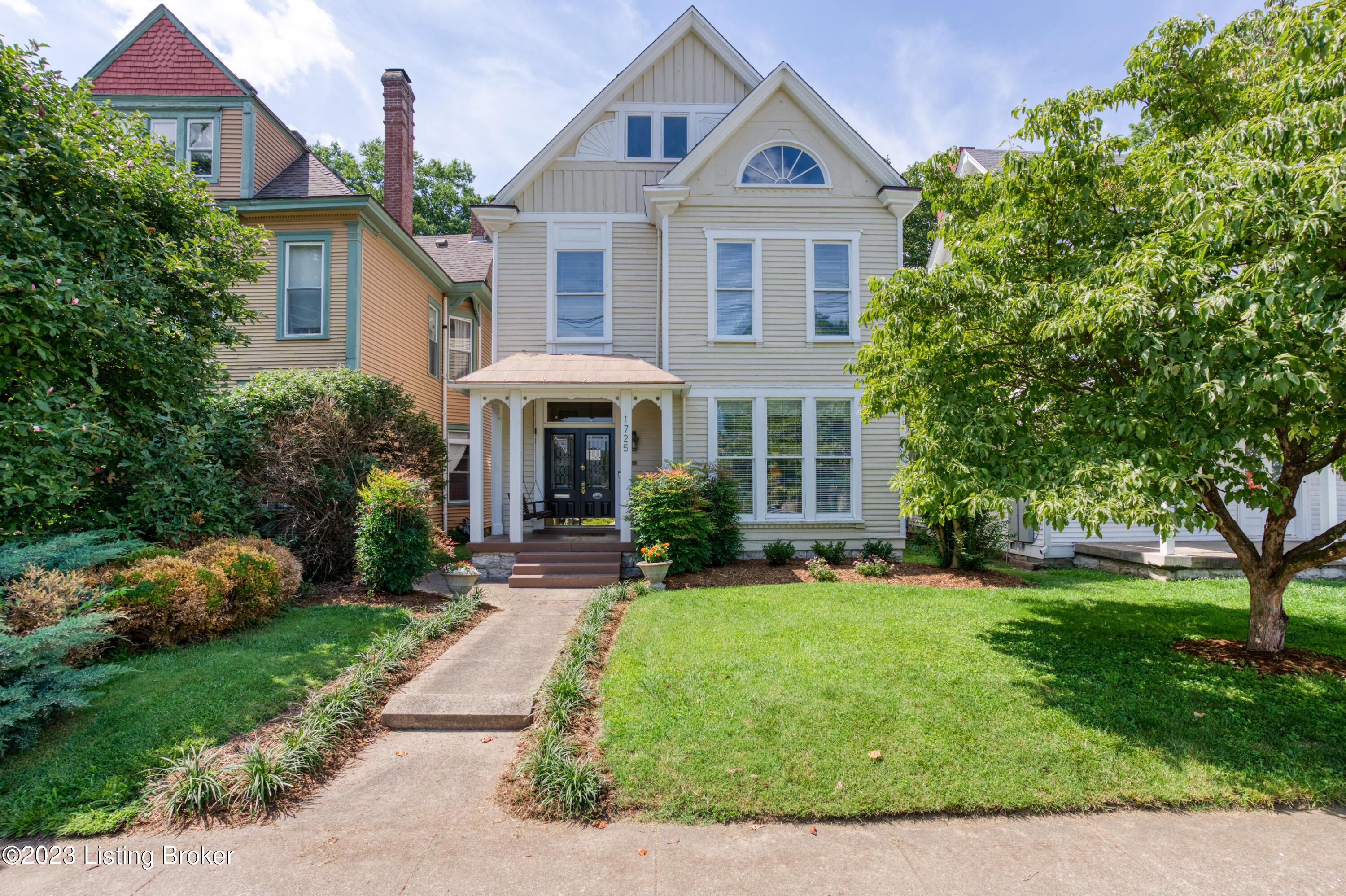 1725 Rosewood Ave