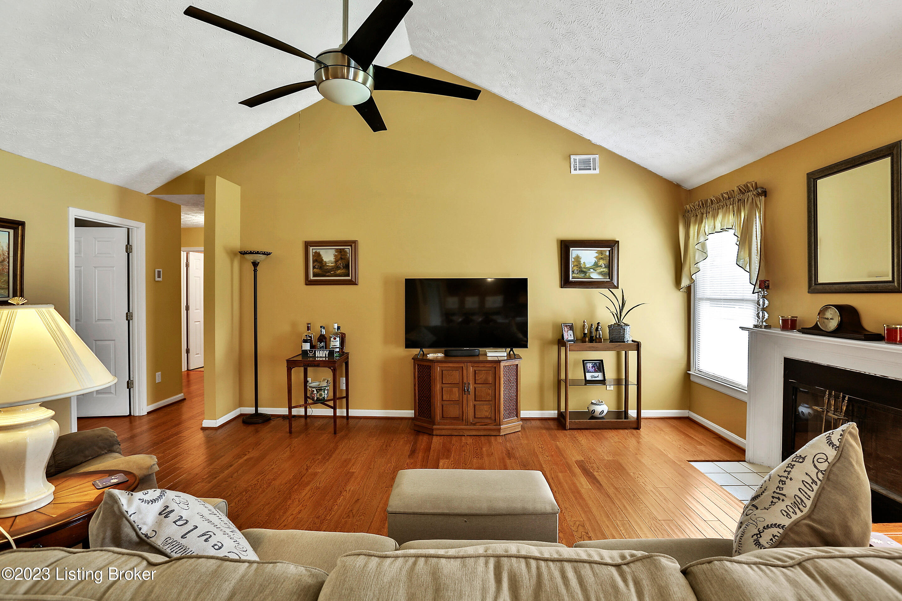 2327 Eagle Pass