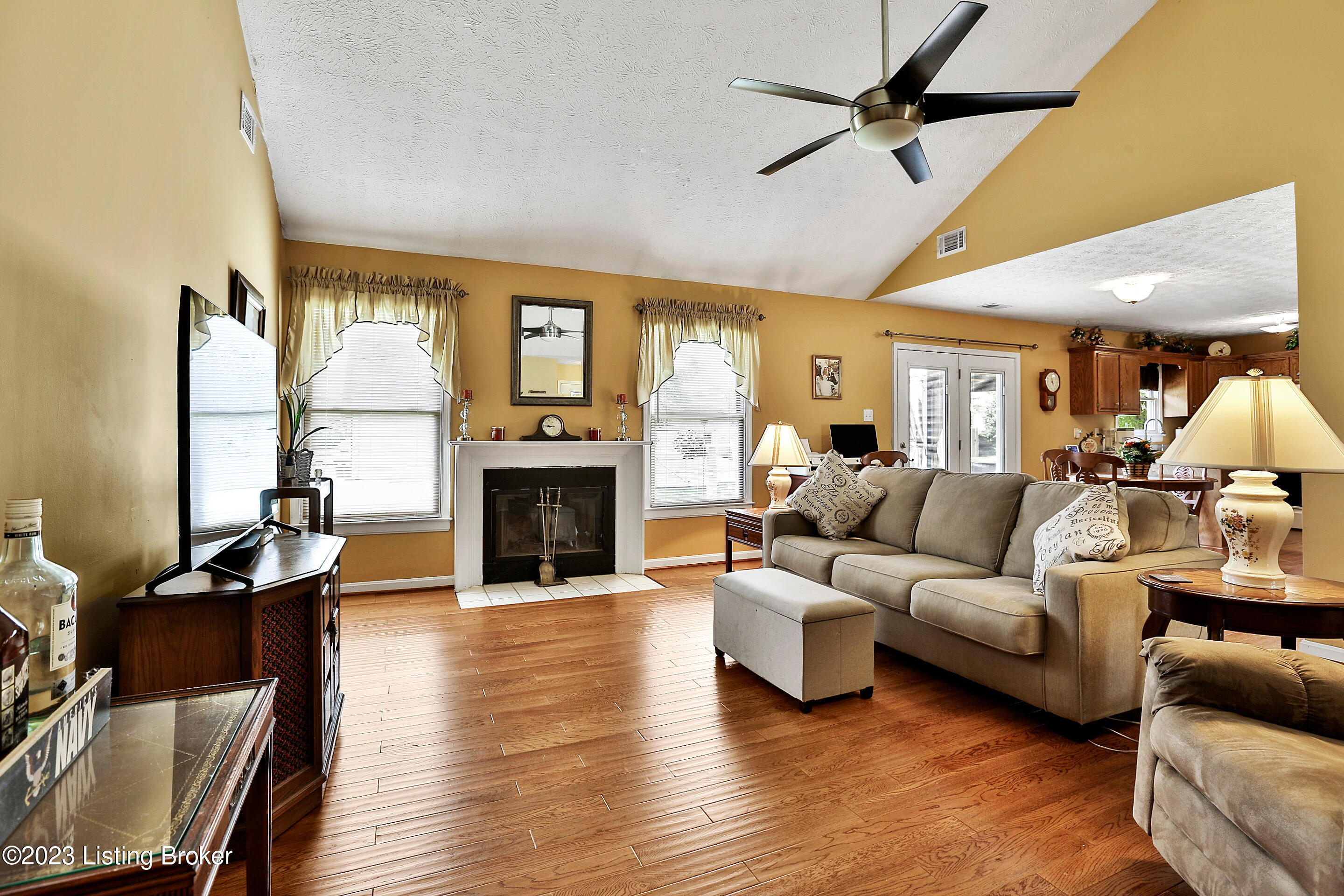 2327 Eagle Pass