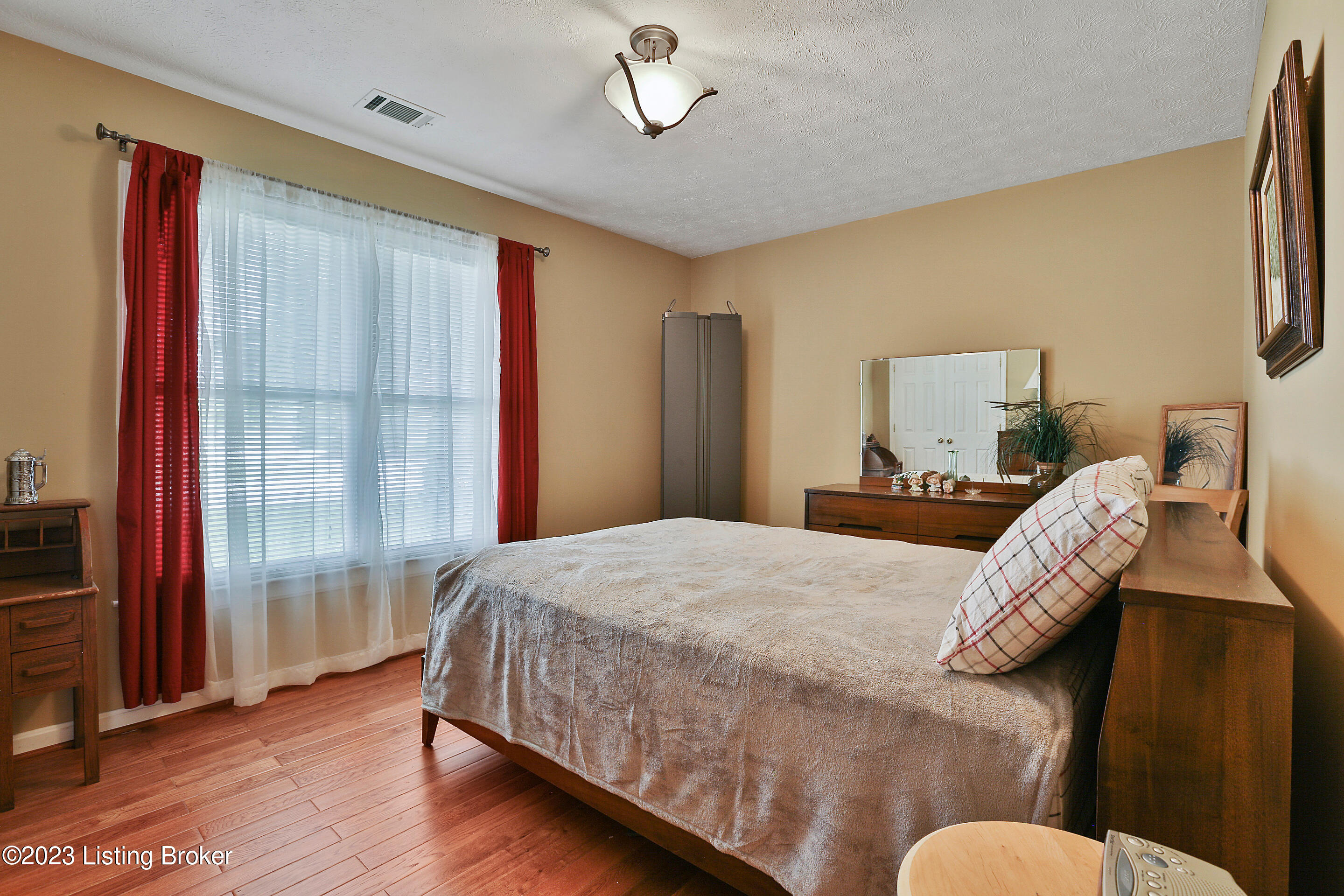 2327 Eagle Pass