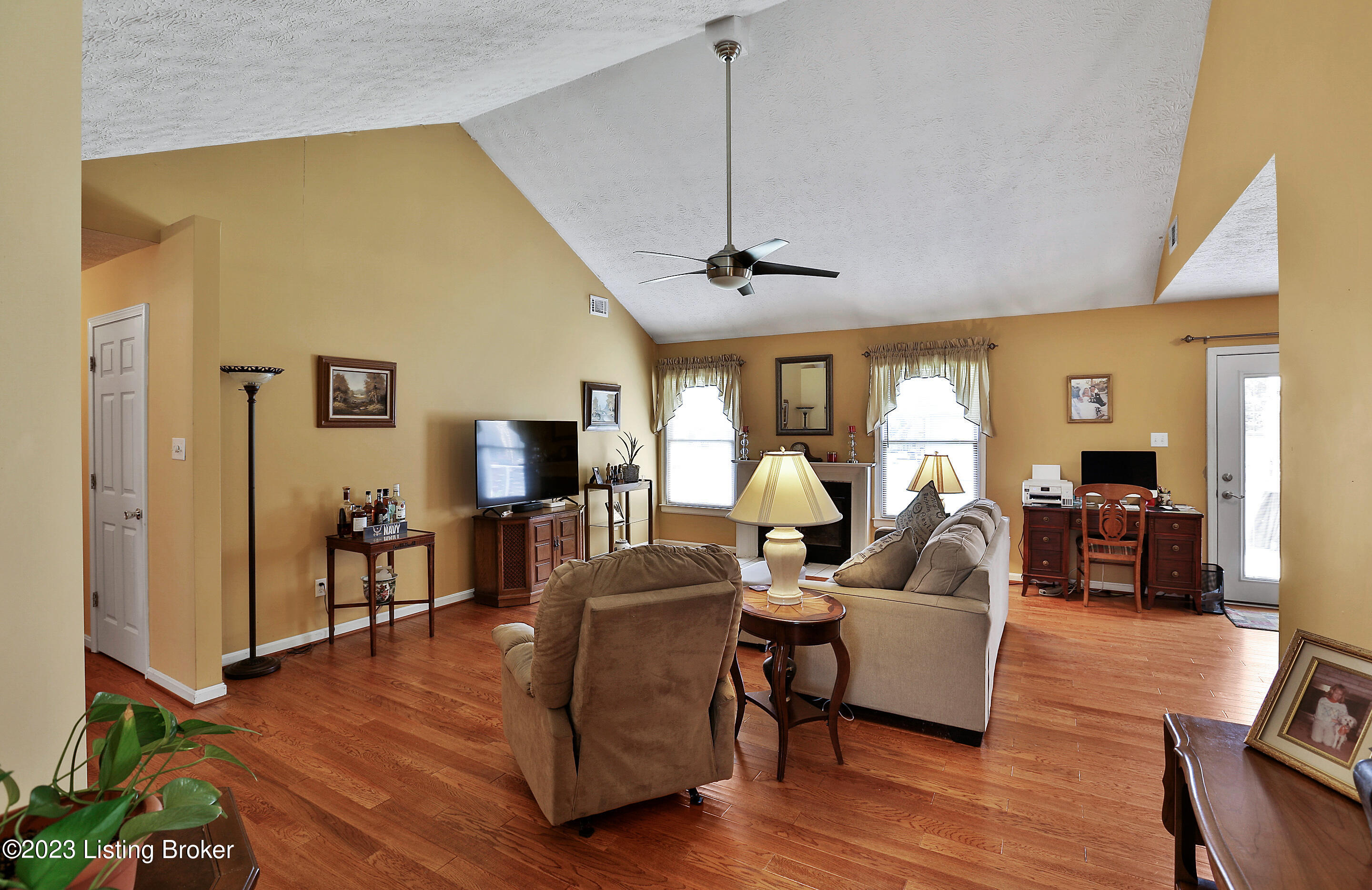 2327 Eagle Pass