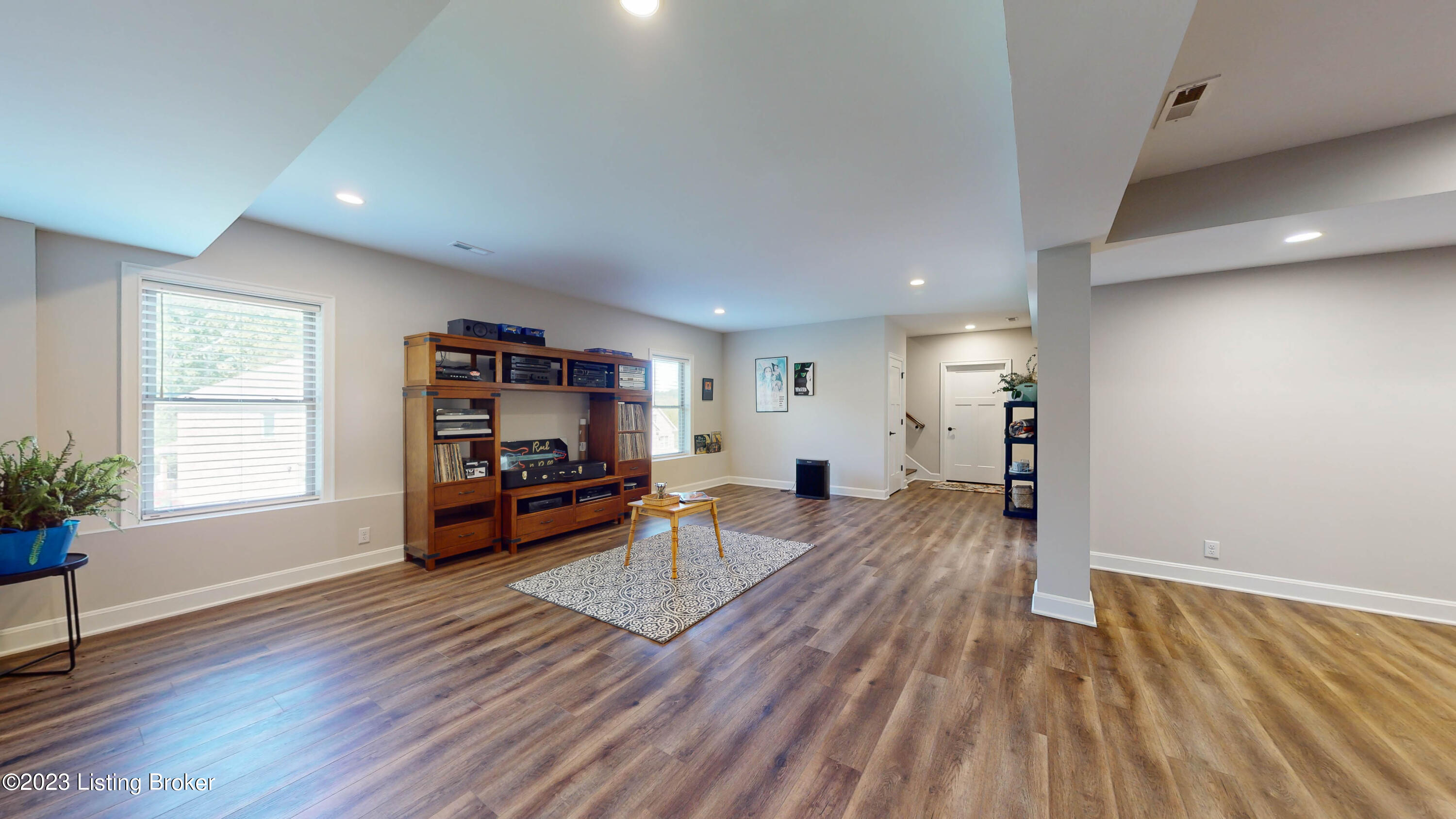 5621 Morningside Dr