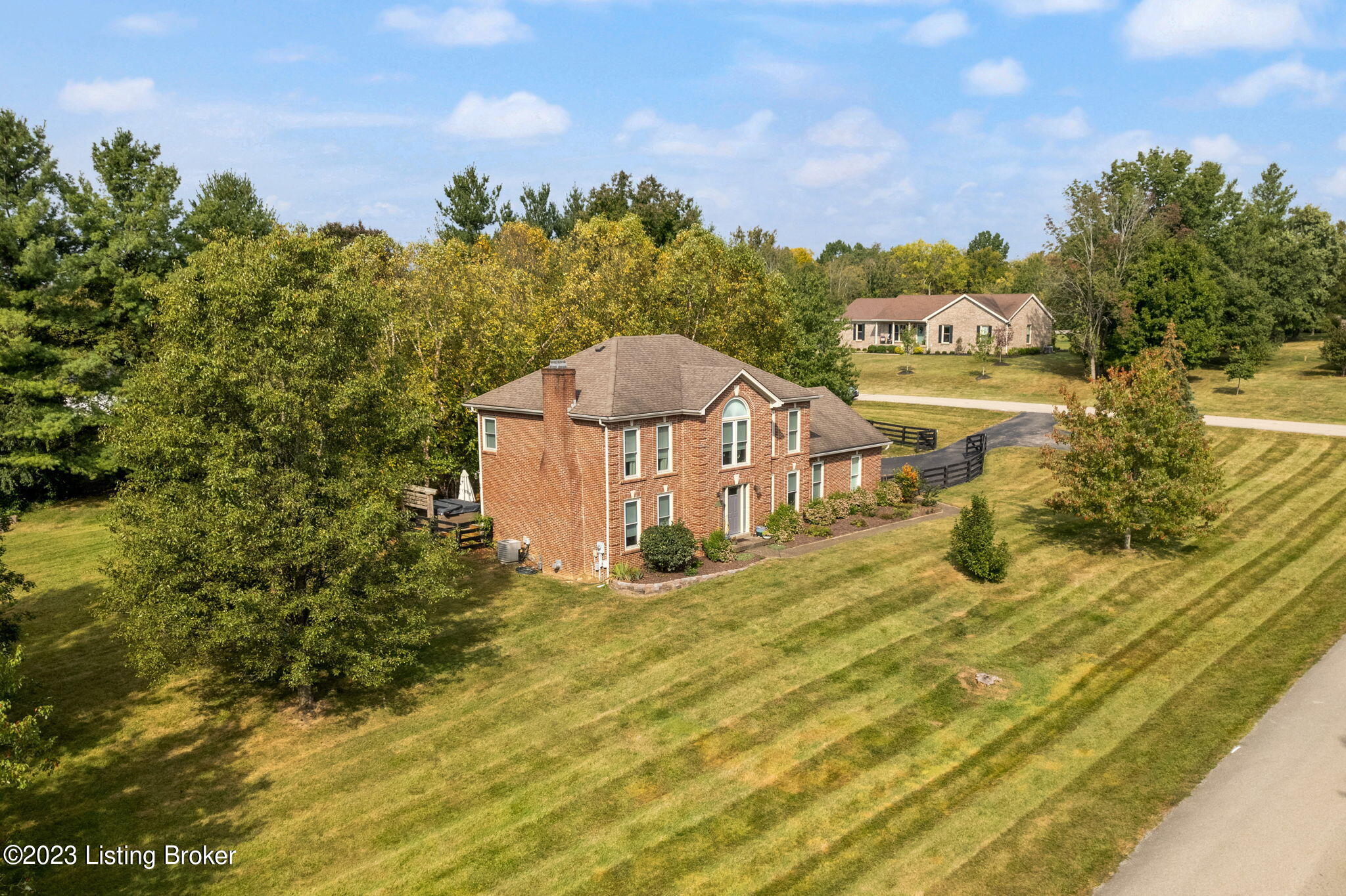 4900 Centerfield Ct