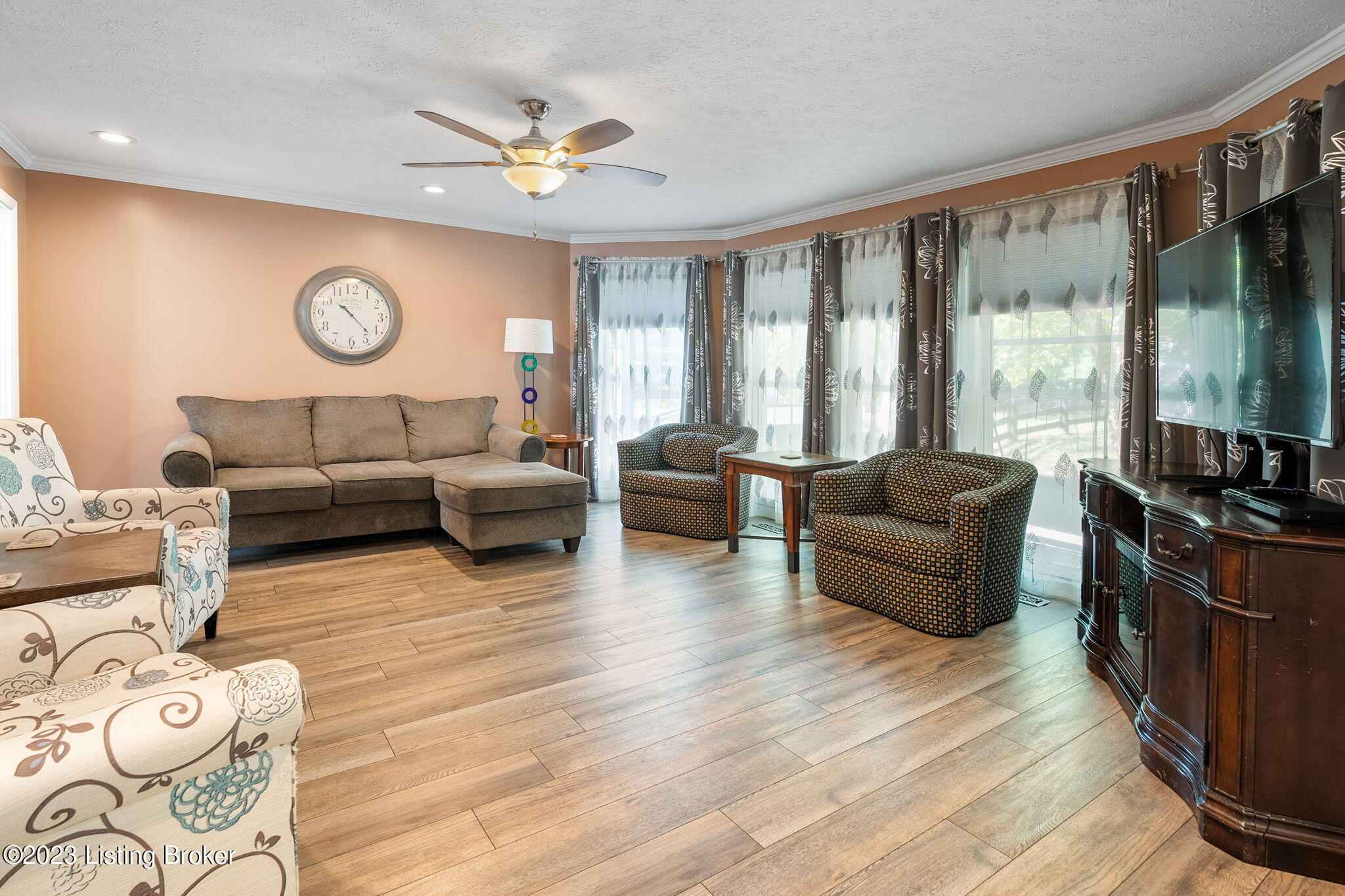 4900 Centerfield Ct
