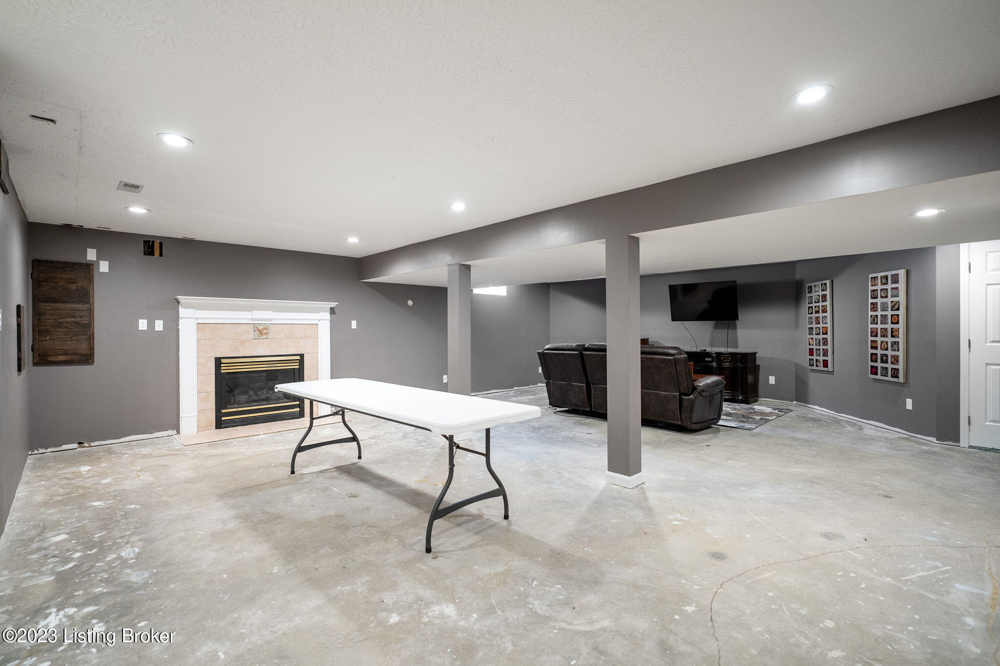 4900 Centerfield Ct