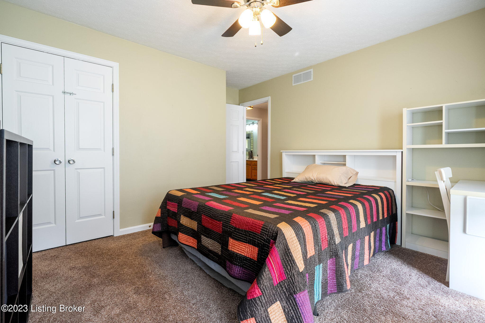 4900 Centerfield Ct