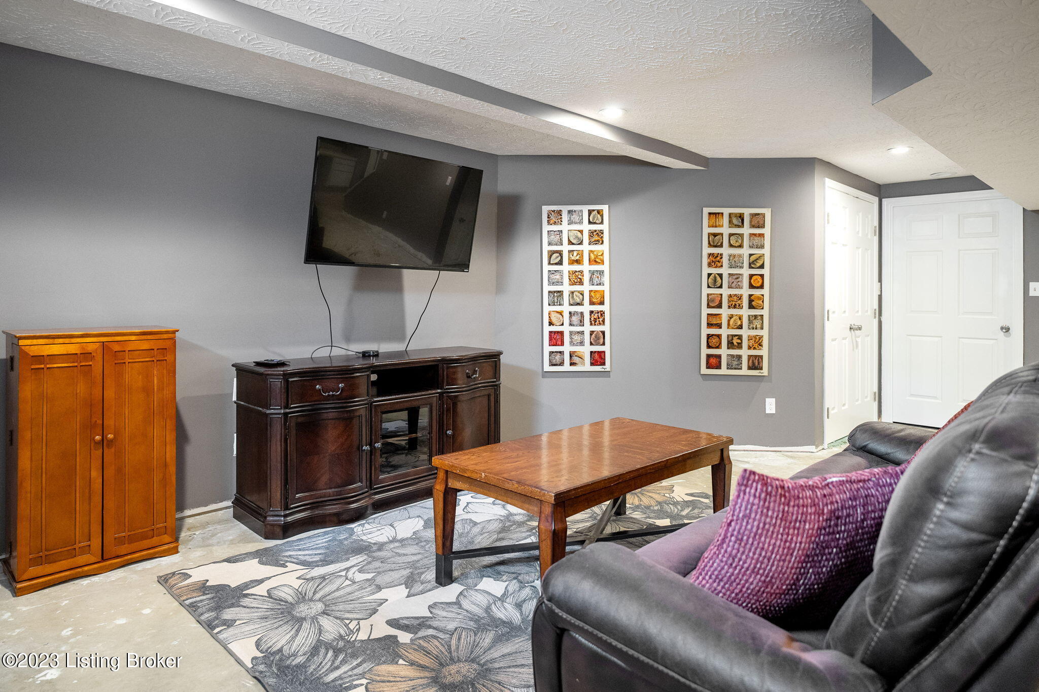4900 Centerfield Ct