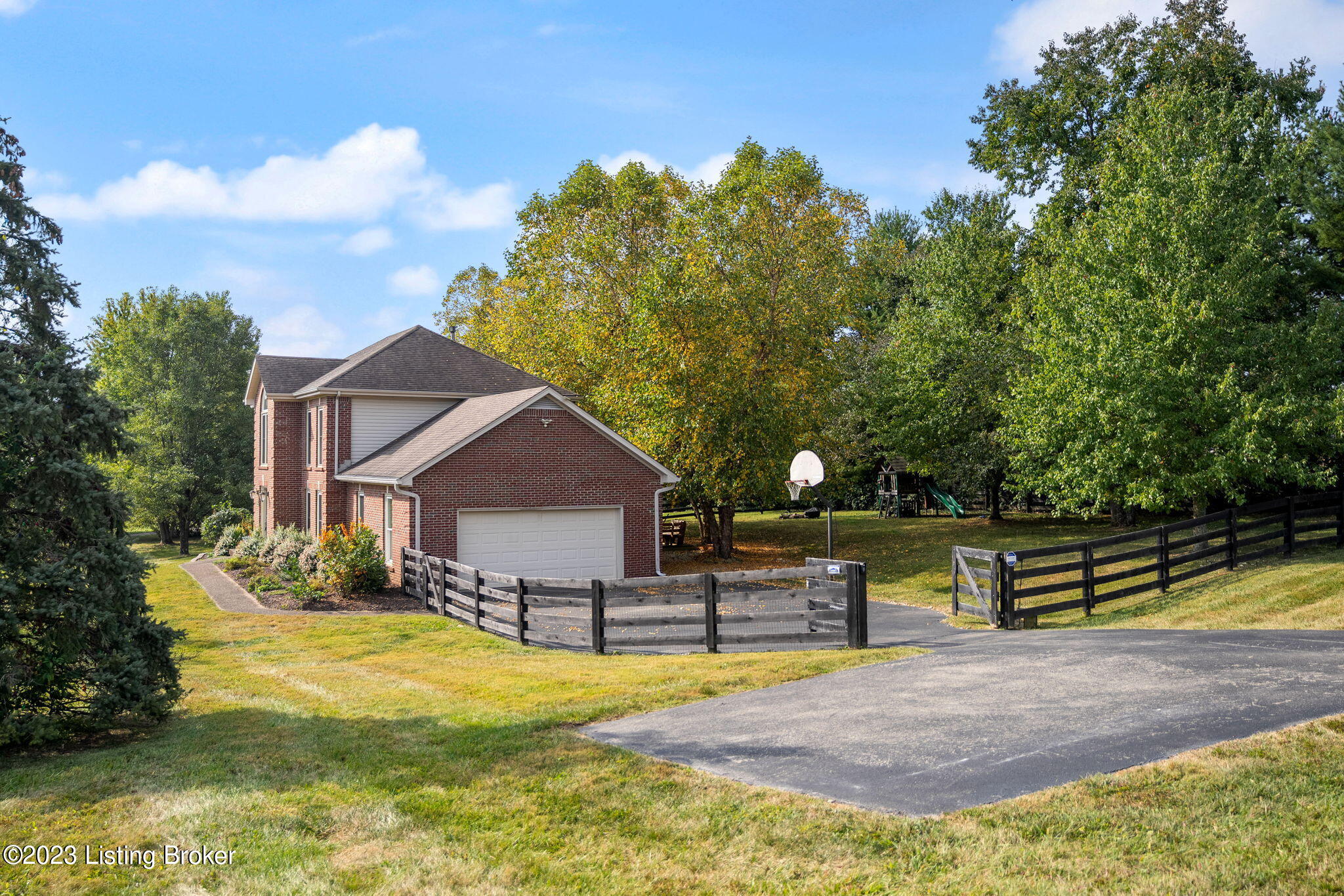 4900 Centerfield Ct