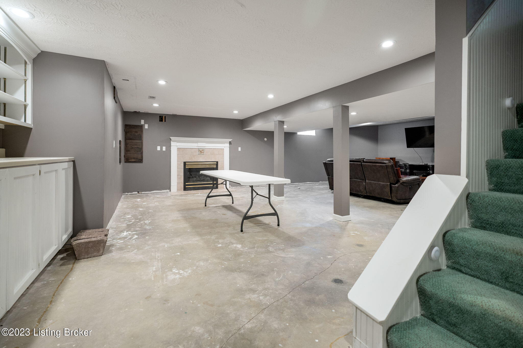 4900 Centerfield Ct