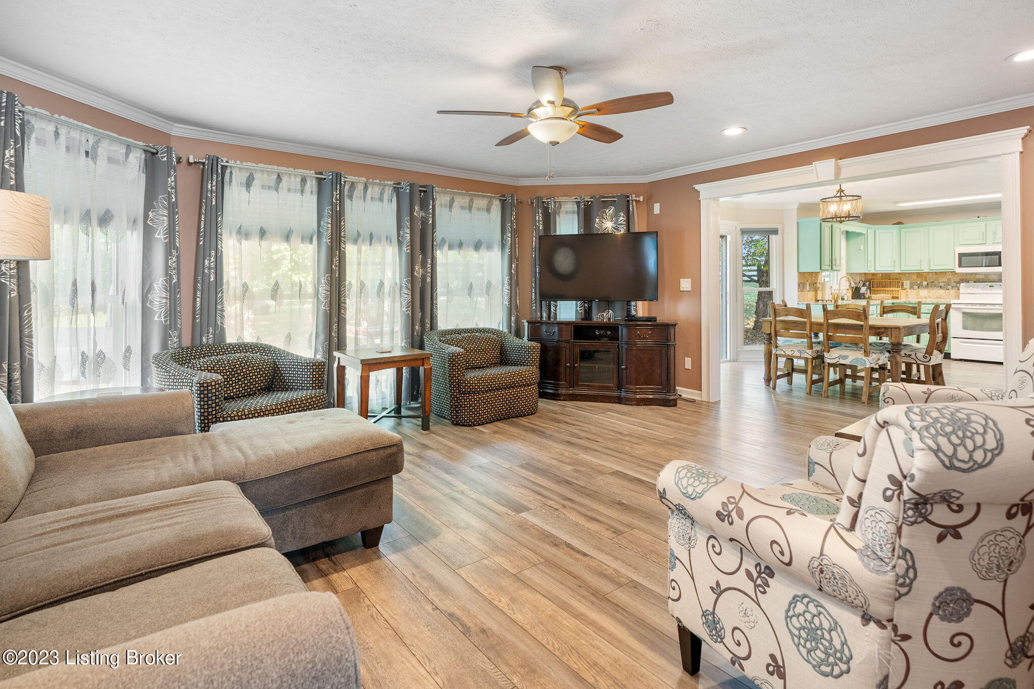 4900 Centerfield Ct