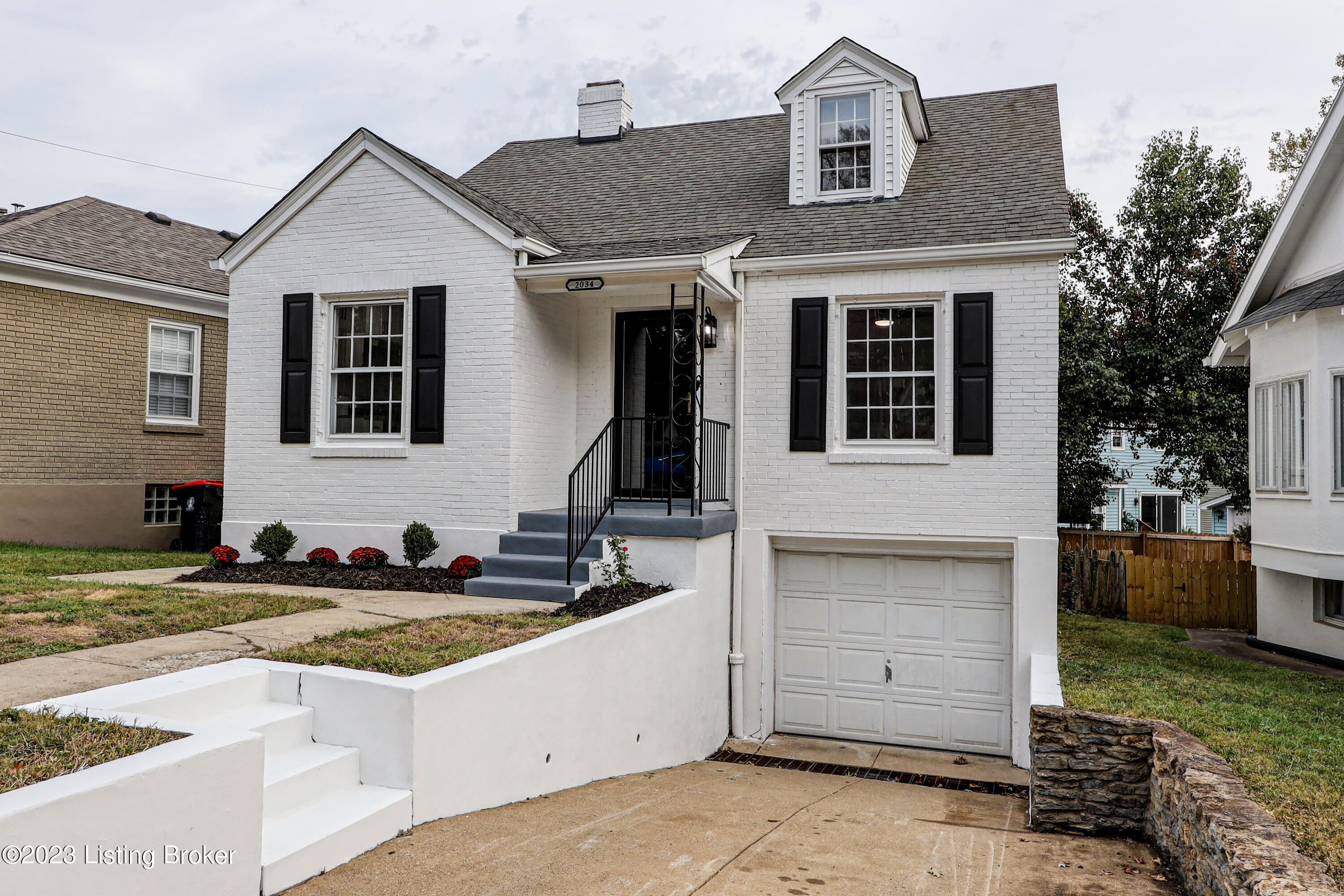 2034 Lakeside Dr