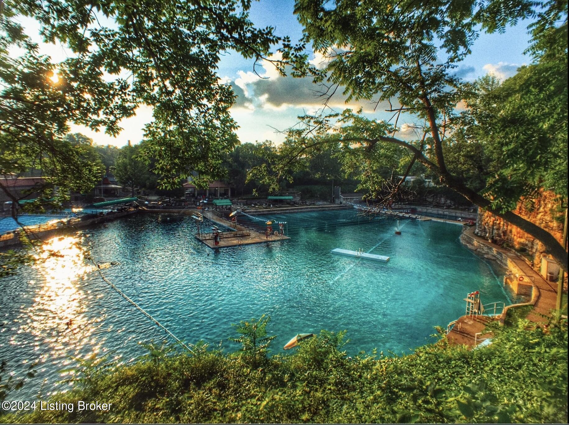 2034 Lakeside Dr