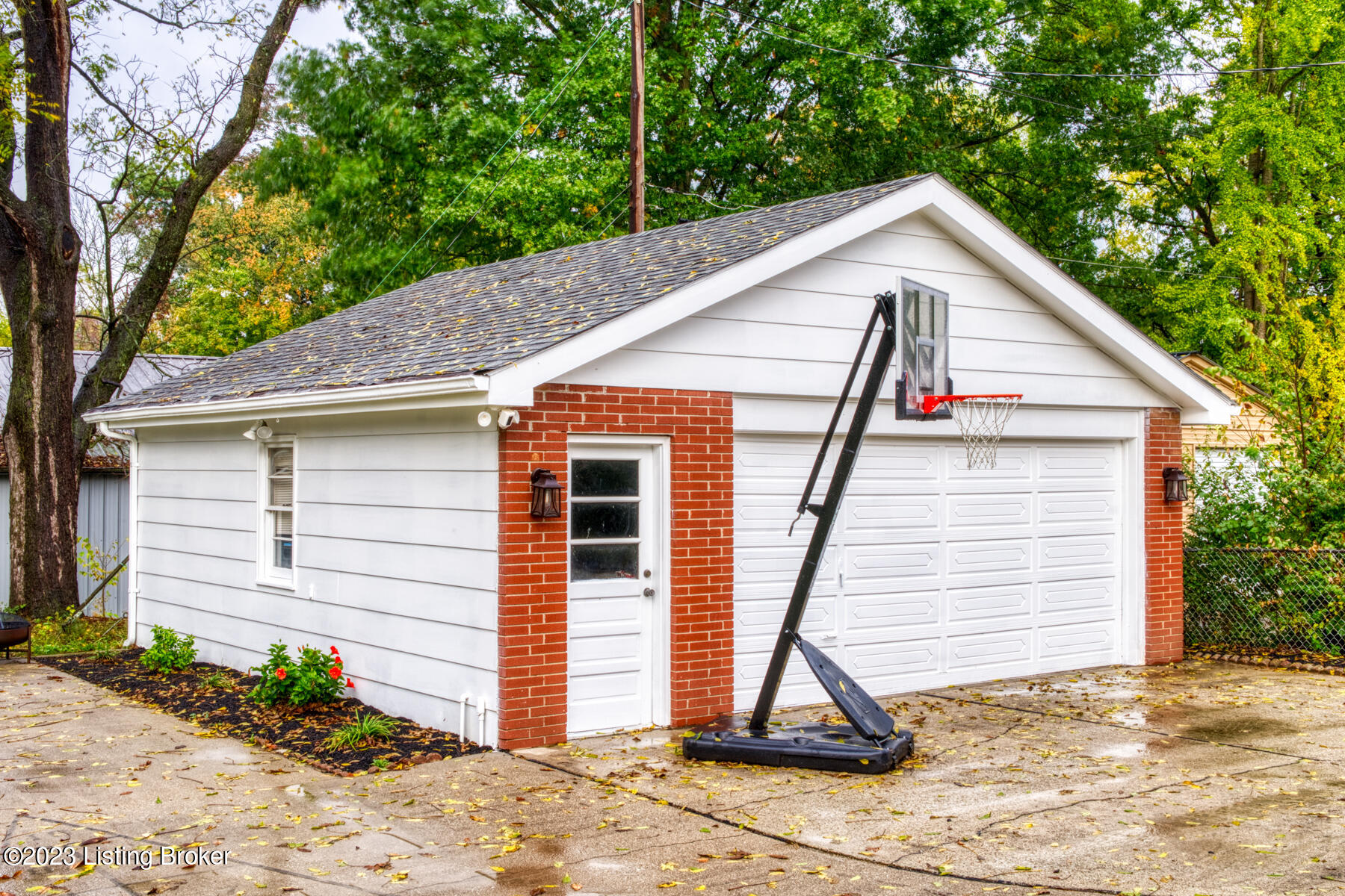 606 Willowbrook Rd