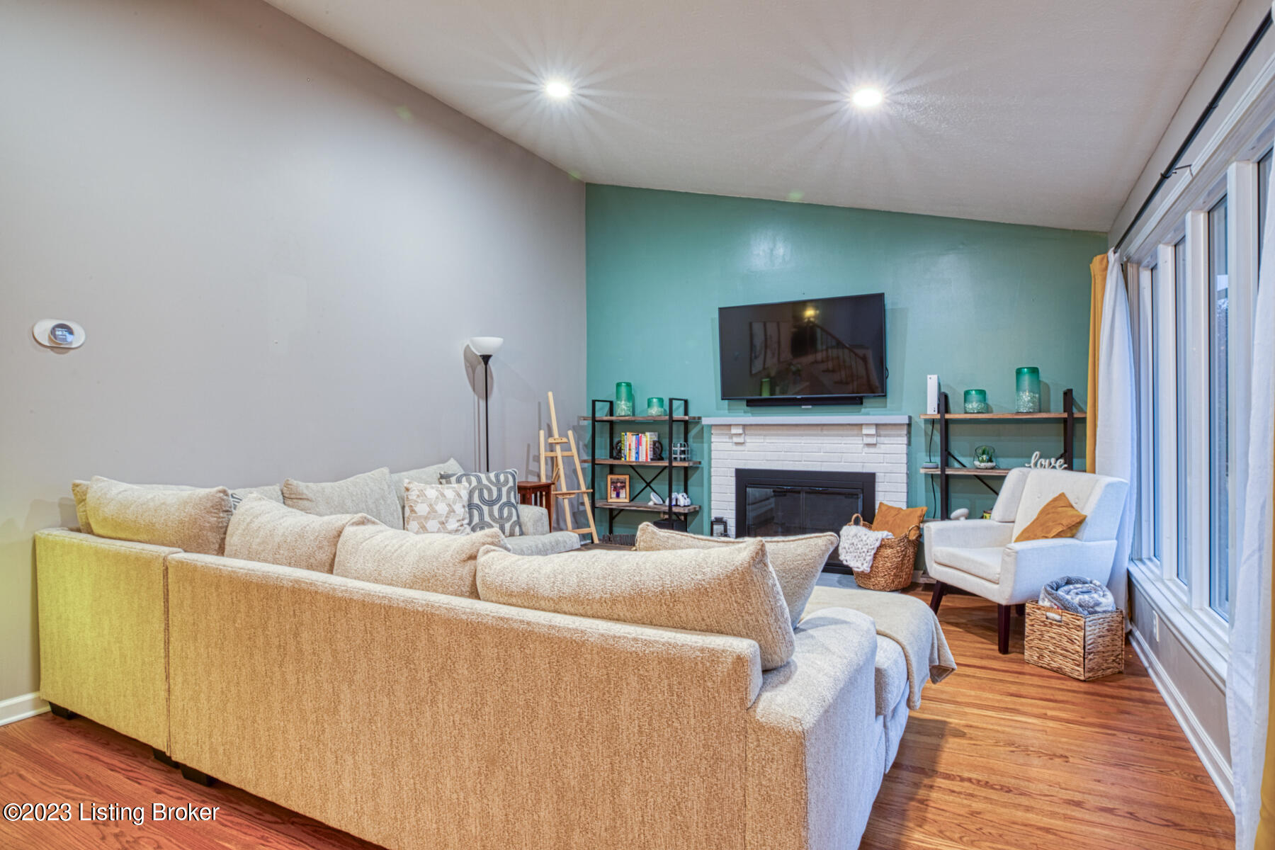 606 Willowbrook Rd