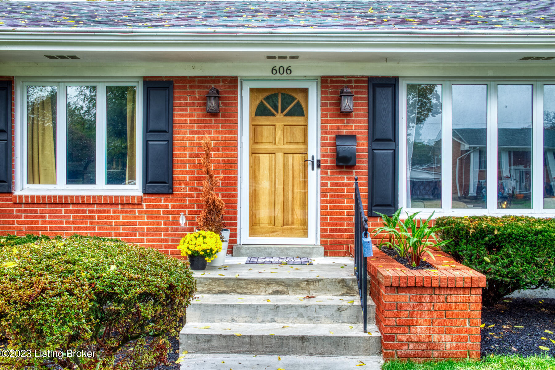 606 Willowbrook Rd