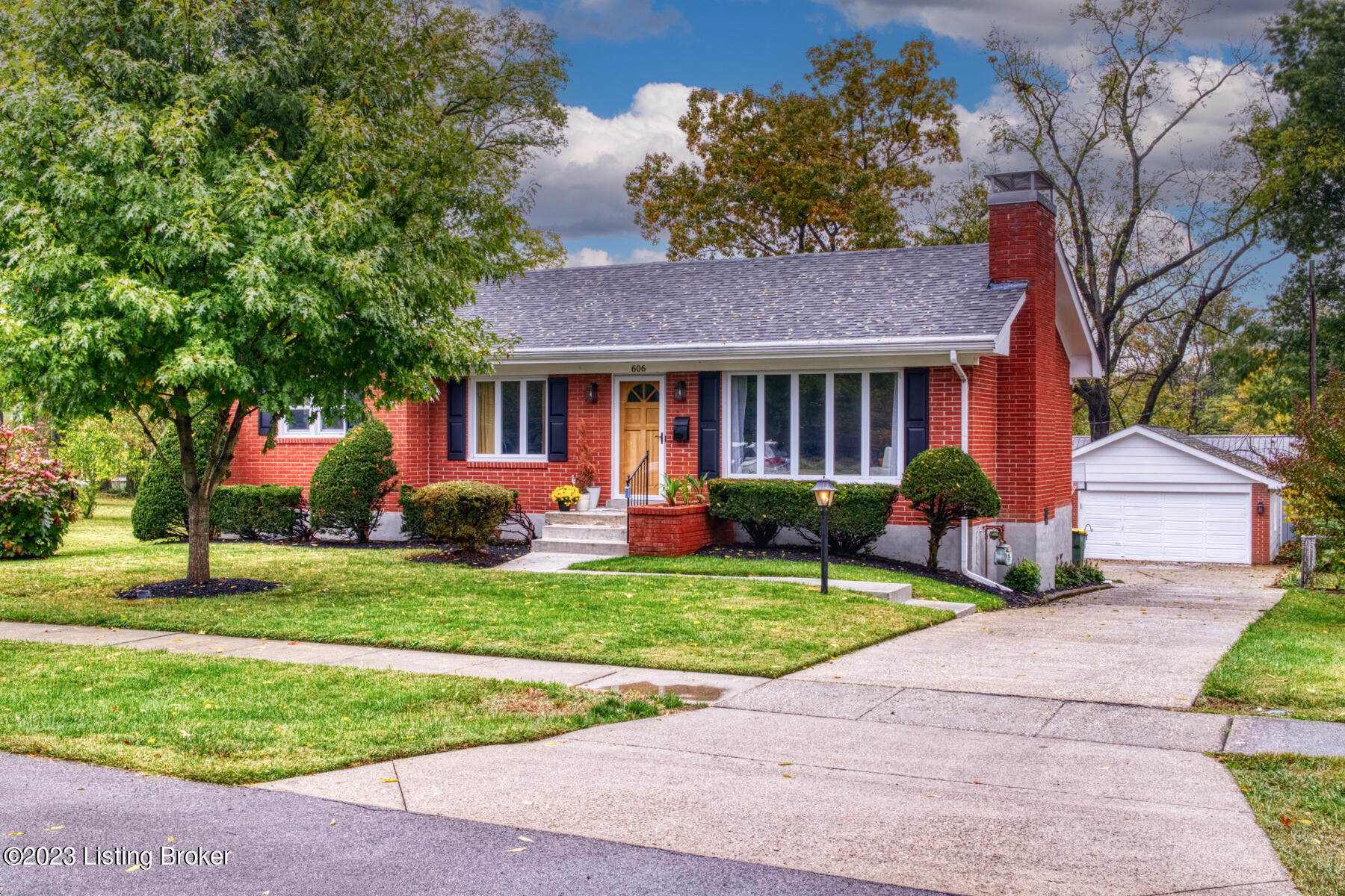 606 Willowbrook Rd