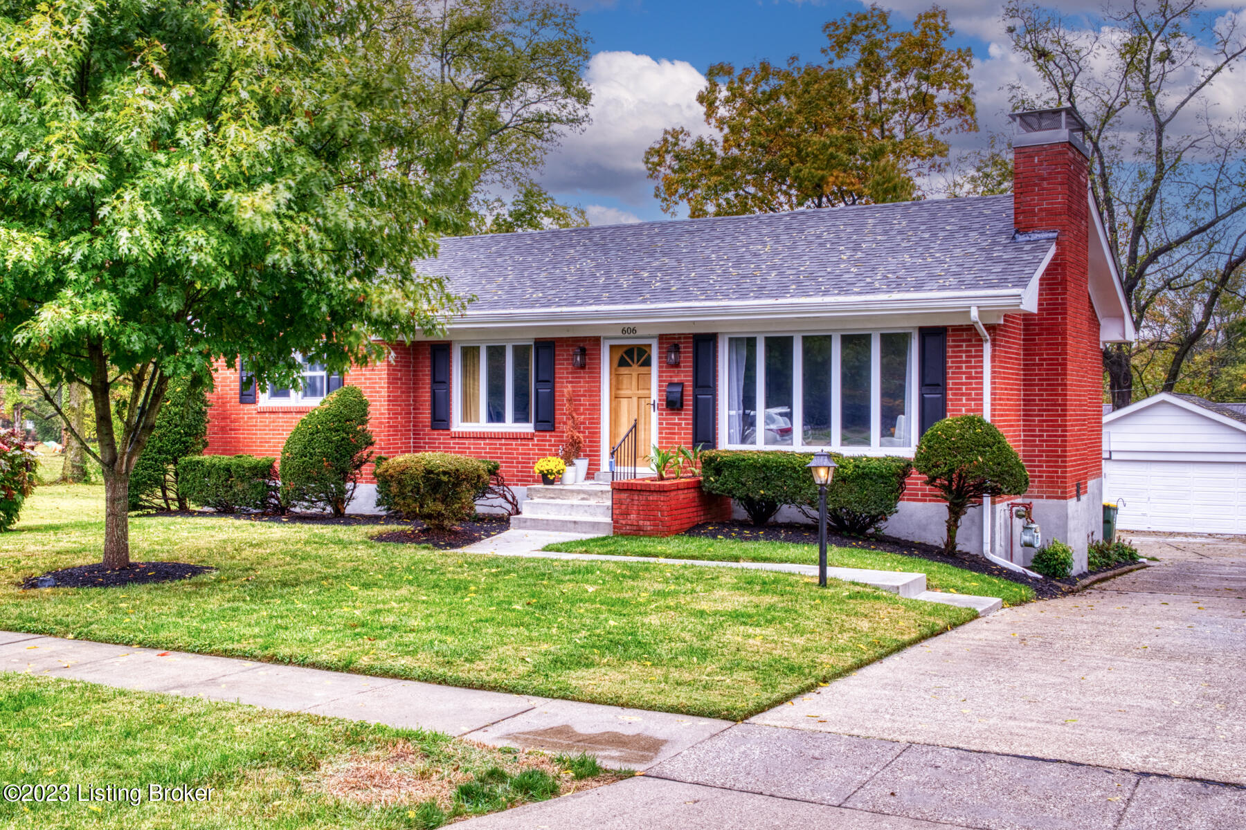 606 Willowbrook Rd