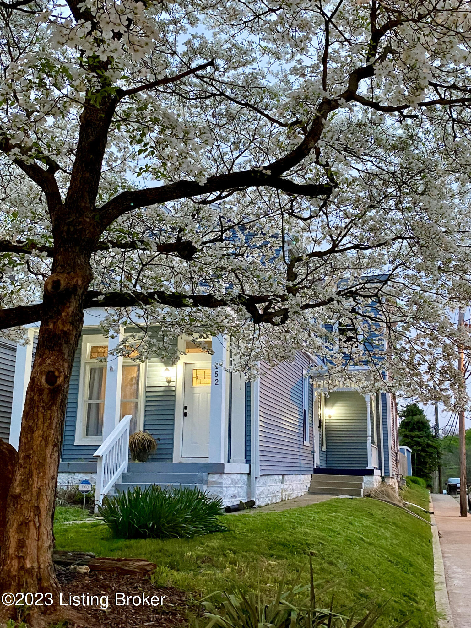 152 Vernon Ave