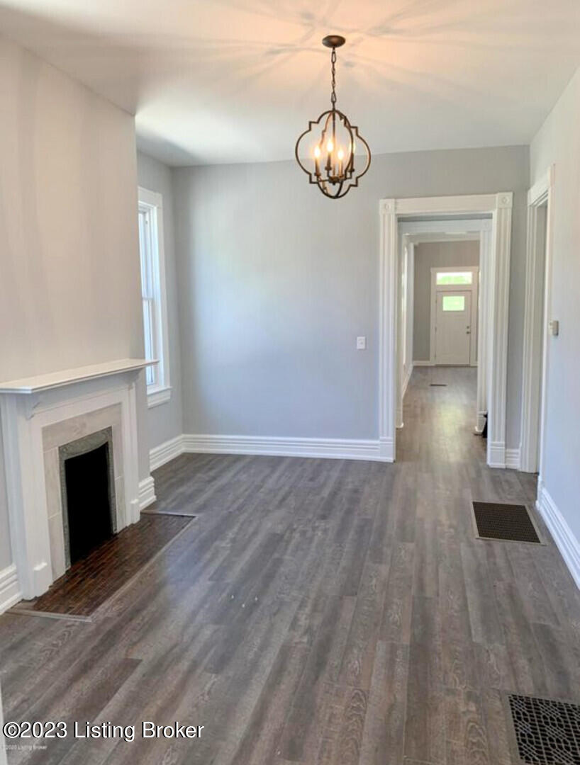 152 Vernon Ave