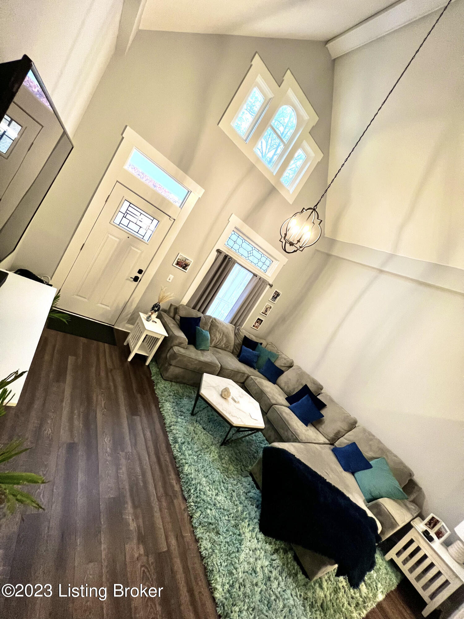 152 Vernon Ave