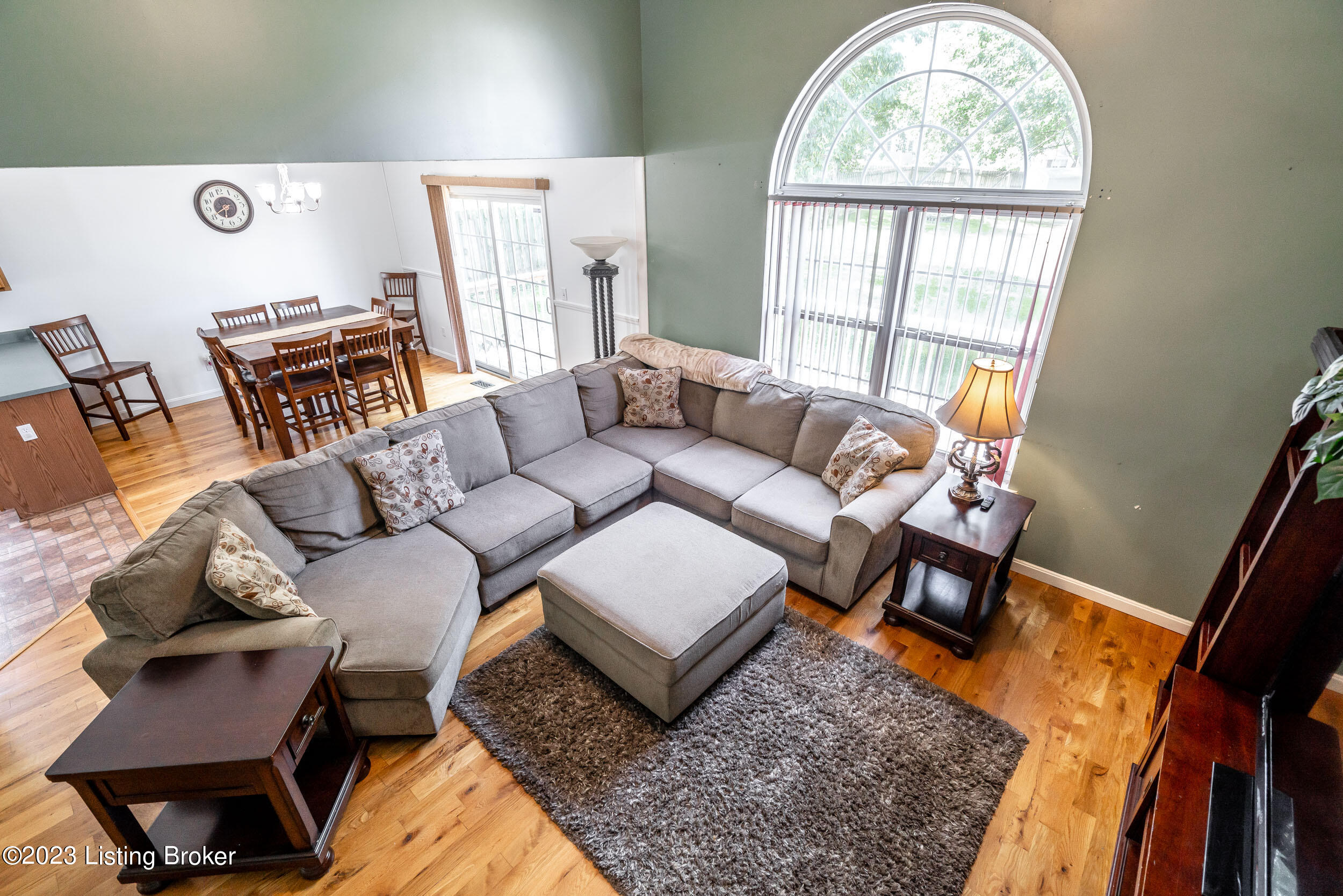 6502 Bridleview Cir