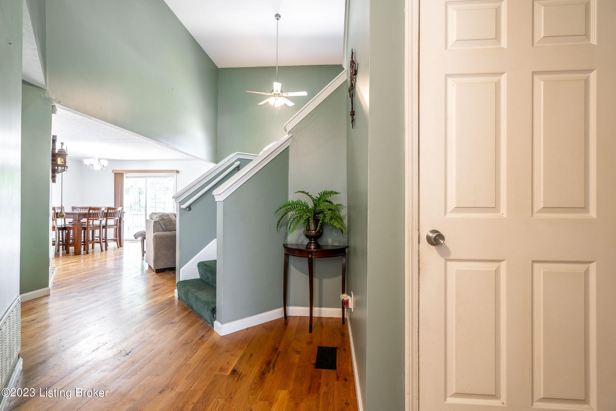 6502 Bridleview Cir