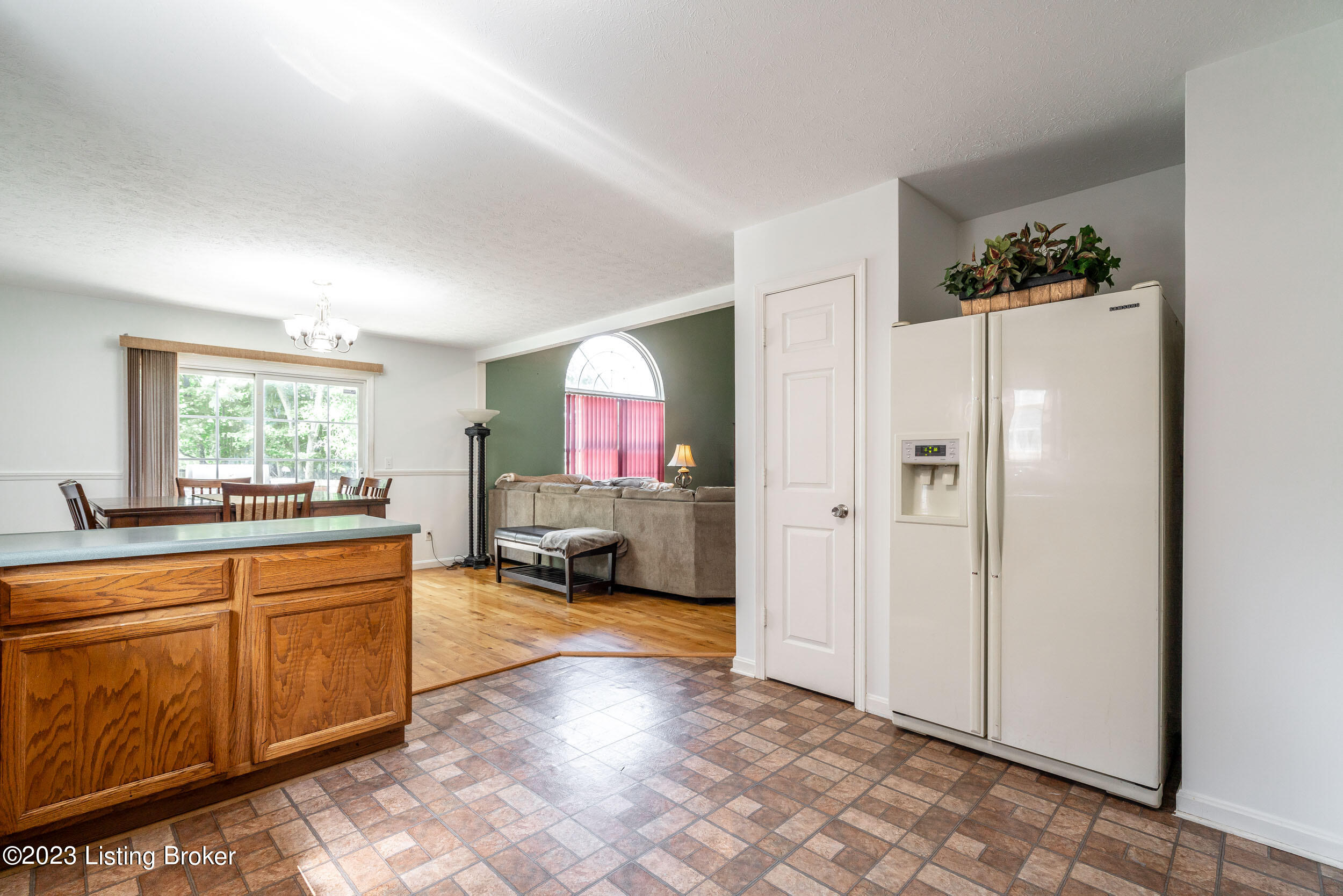 6502 Bridleview Cir