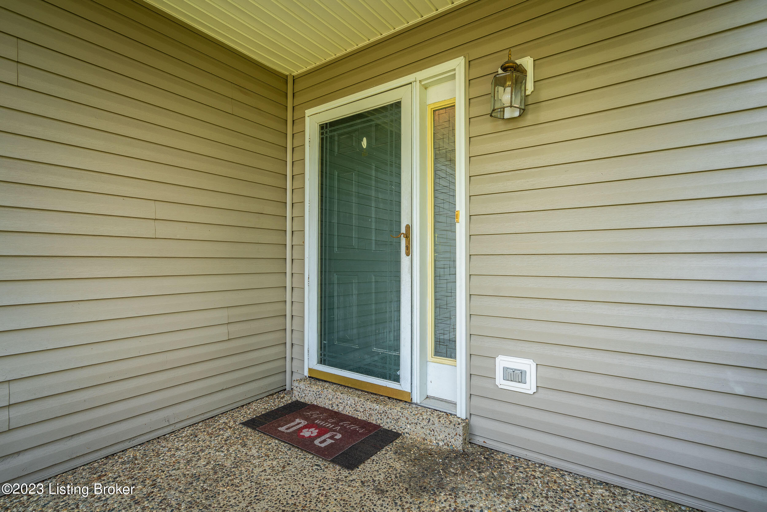 6502 Bridleview Cir