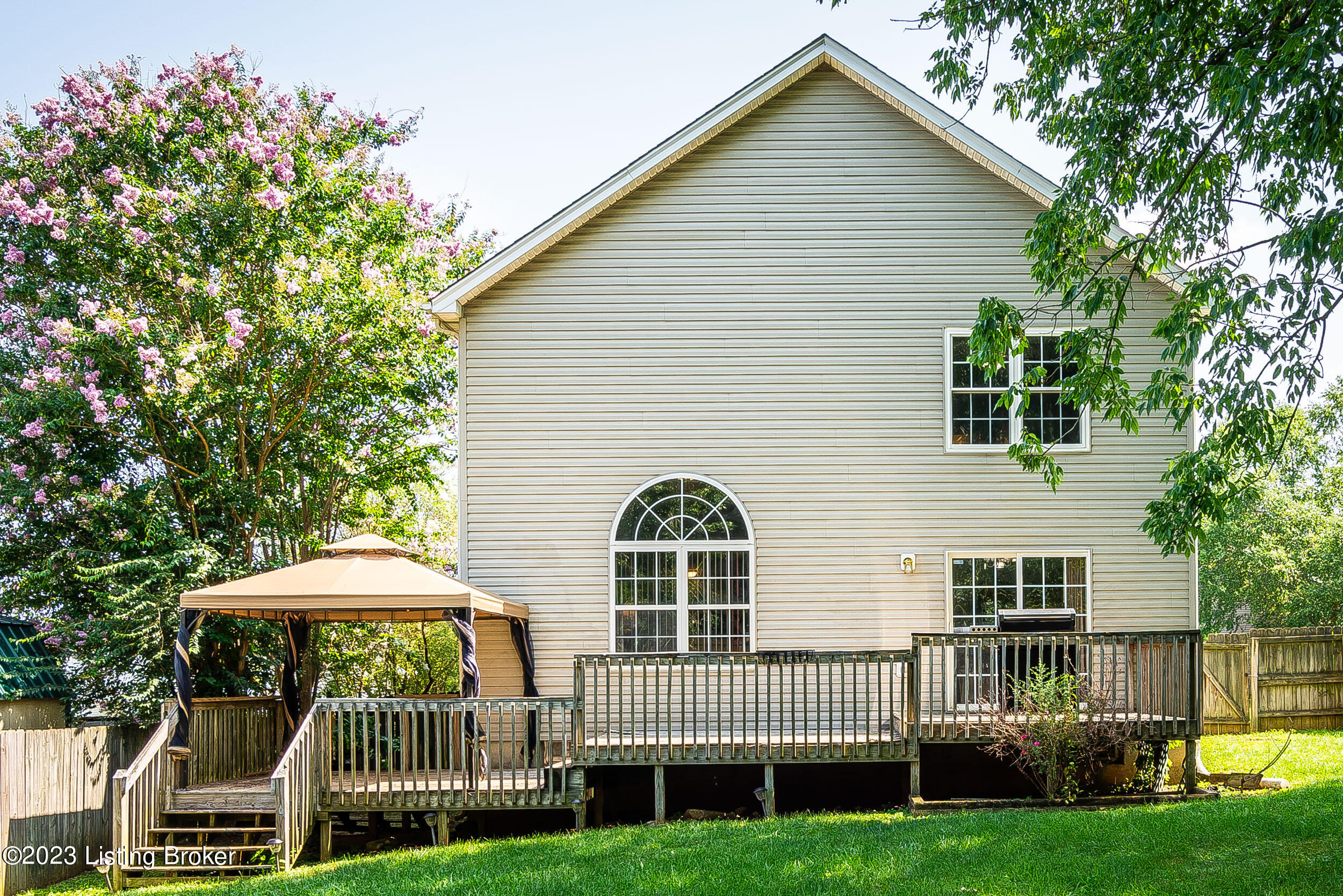 6502 Bridleview Cir