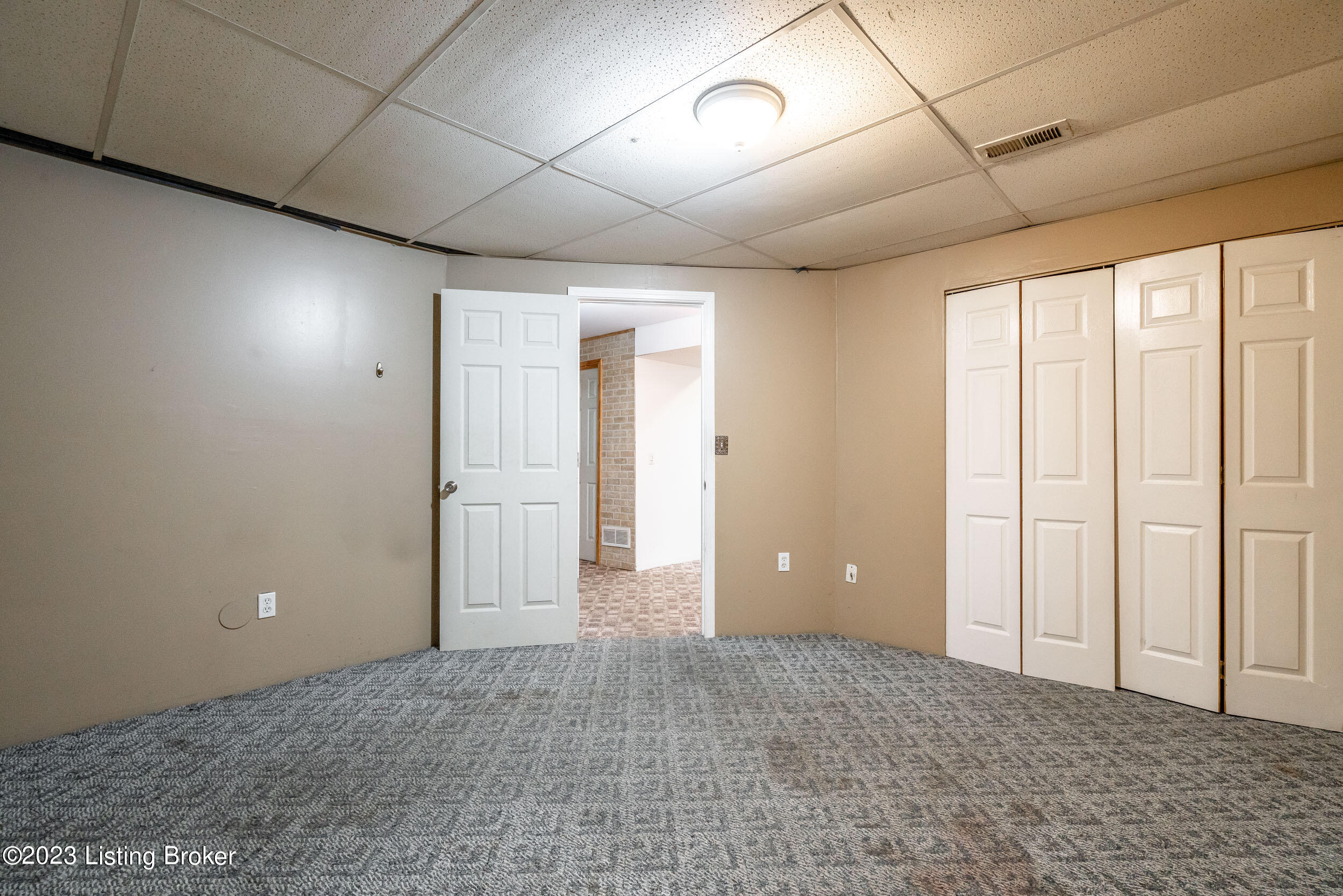 6502 Bridleview Cir