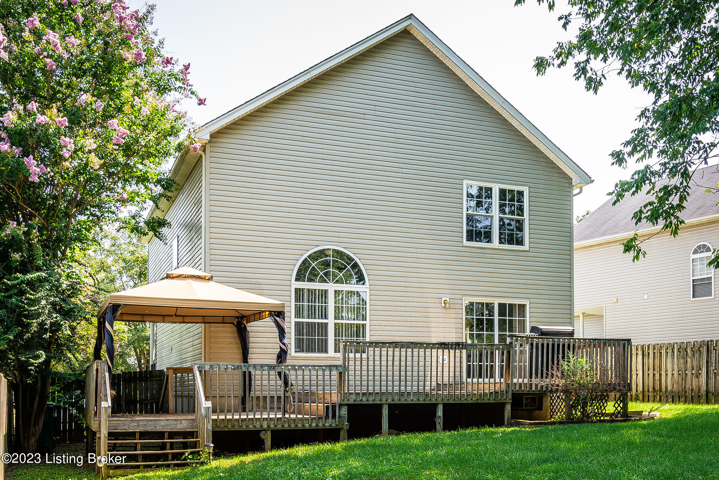 6502 Bridleview Cir