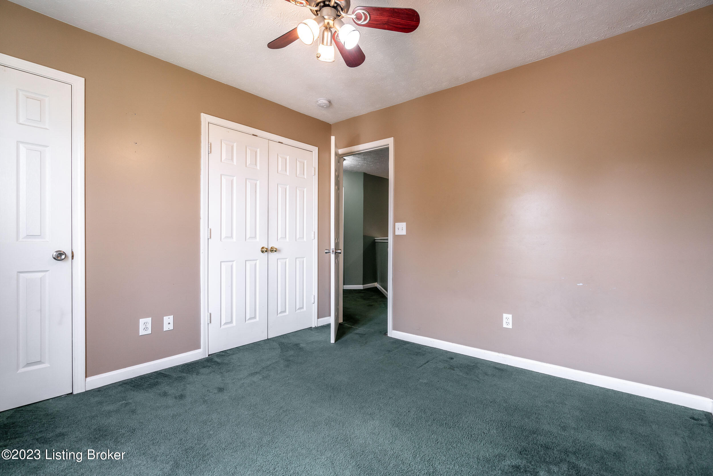 6502 Bridleview Cir